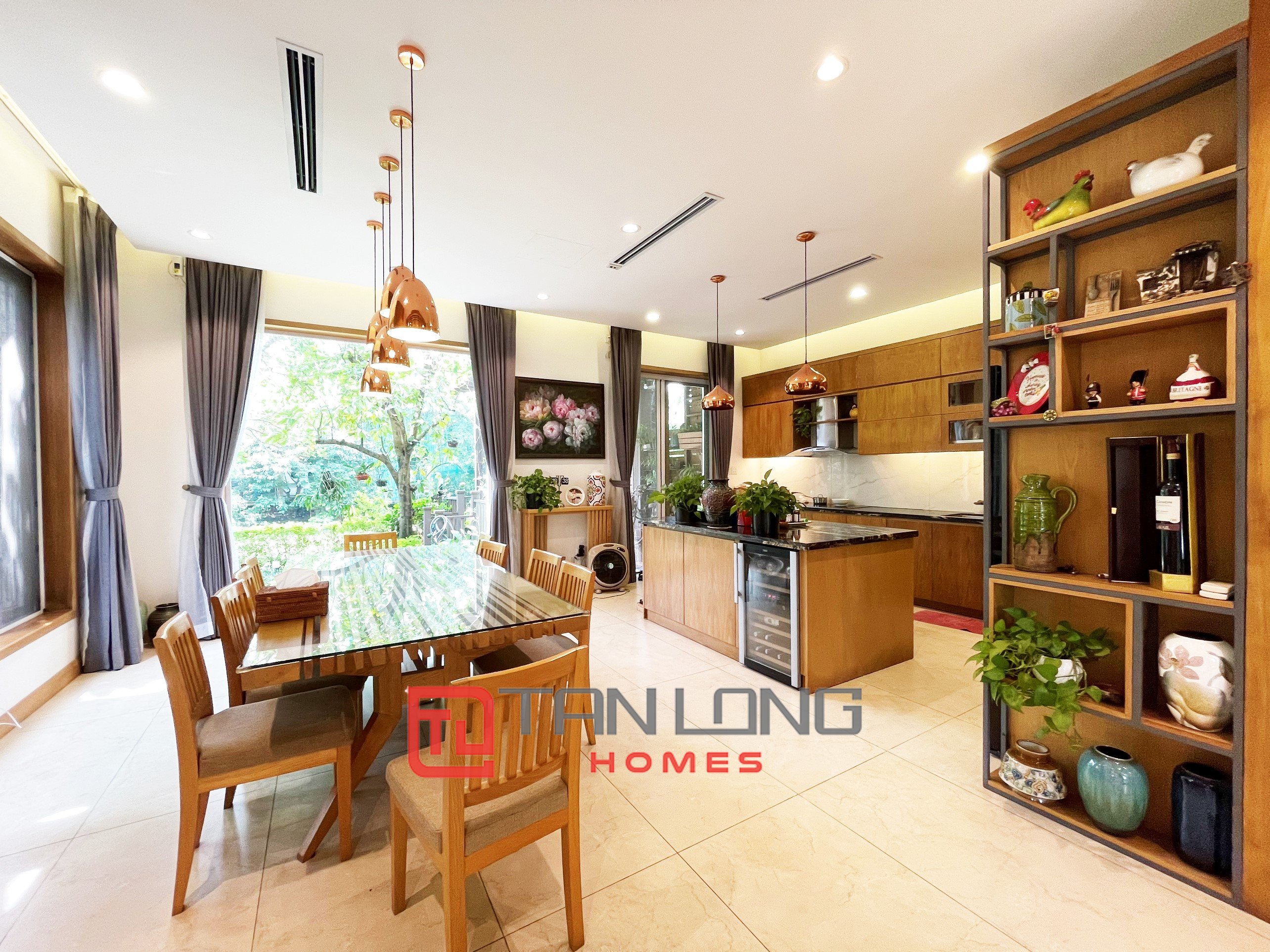 Duplex Villa for rent with 5 Bedrooms, River view in Vinhomes Riverside 3