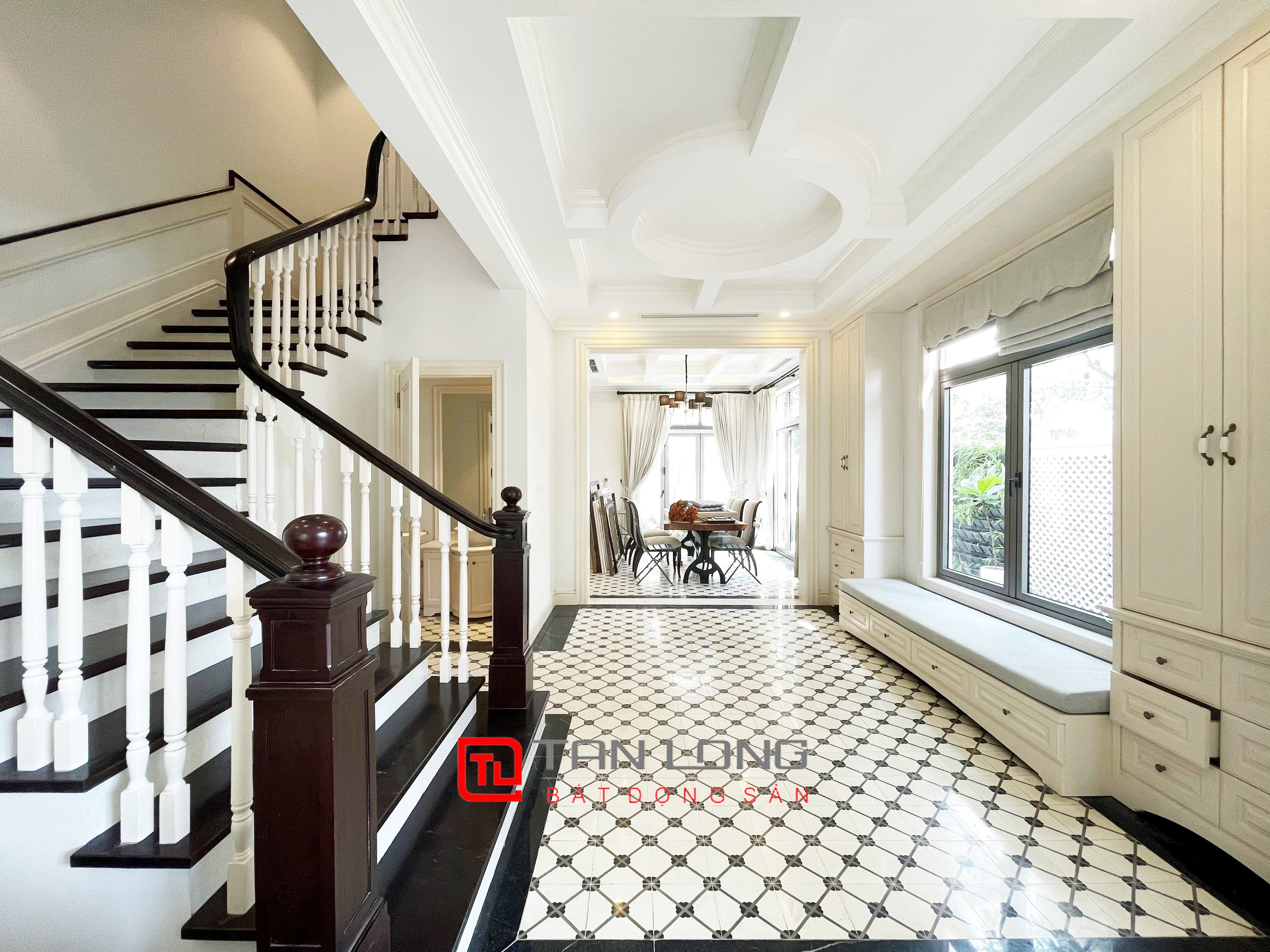 Duplex Villa for rent with a Direct View of the Lake at Vinhomes The Harmony 4
