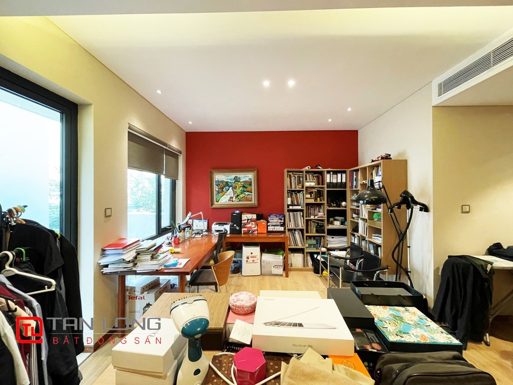 Duplex Villa for rent with Basement in Vinhomes Riverside 10