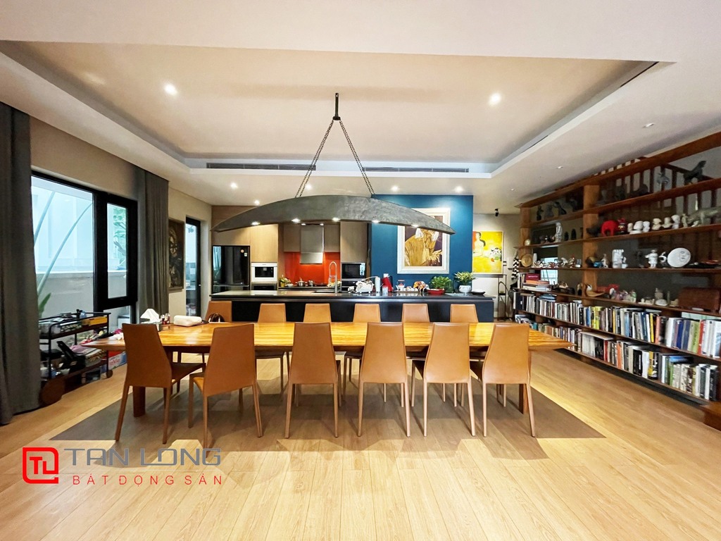 Duplex Villa for rent with Basement in Vinhomes Riverside 2