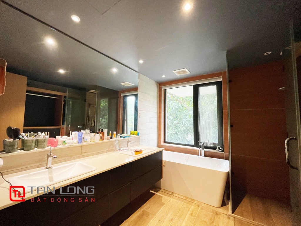 Duplex Villa for rent with Basement in Vinhomes Riverside 9