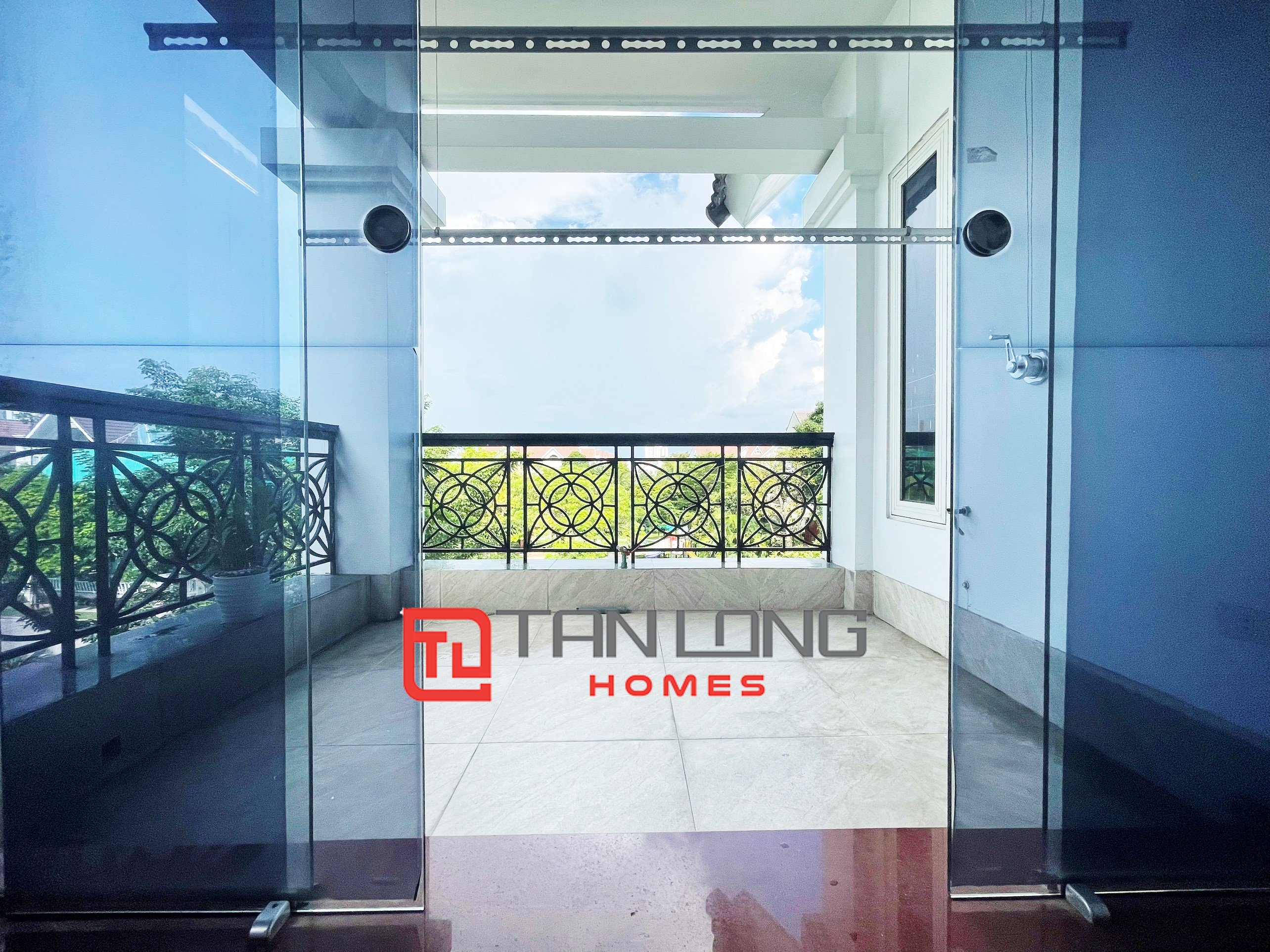 Duplex Villa for rent with full furniture at Vinhomes The Harmony 15