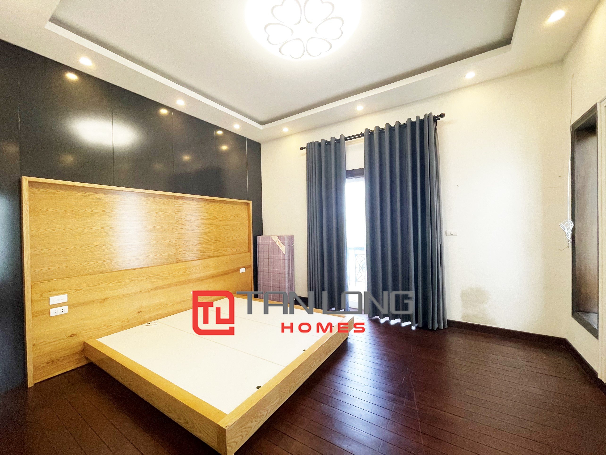 Duplex Villa for rent with full furniture at Vinhomes The Harmony 9