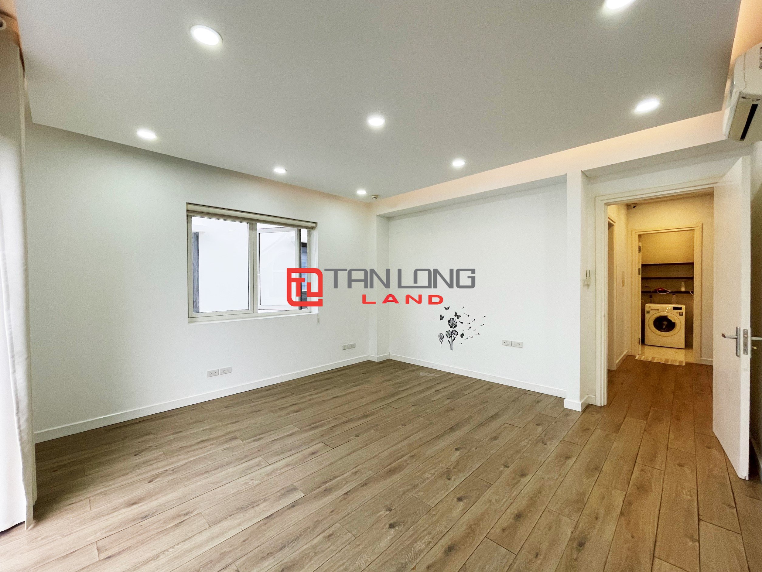 Duplex Villa for rent with Full Furniture Cheap Price in Vinhomes Riverside Long Bien 9