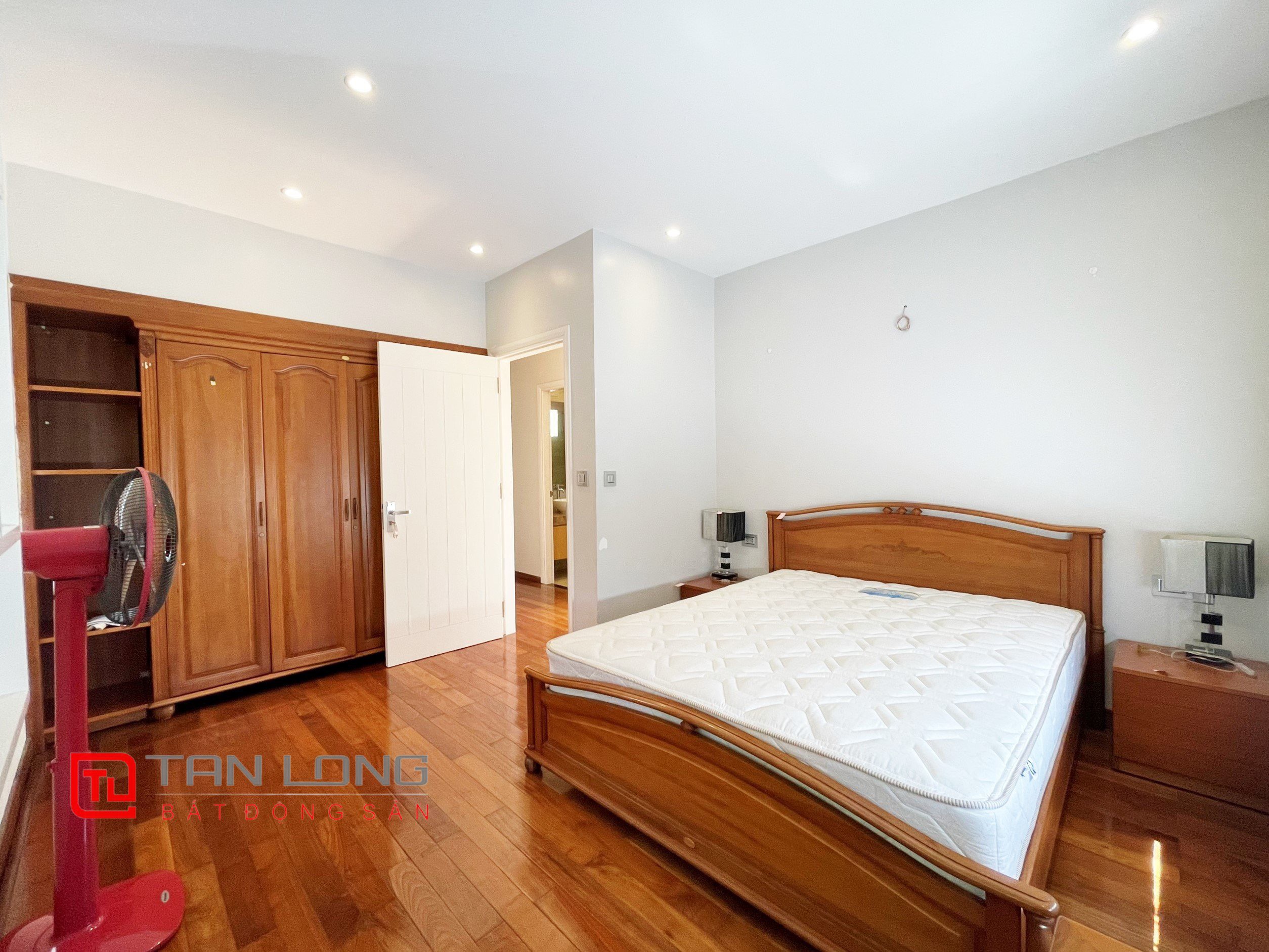 Duplex Villa for rent with Full Modern Furniture, cool river view in Vinhomes Riverside 20