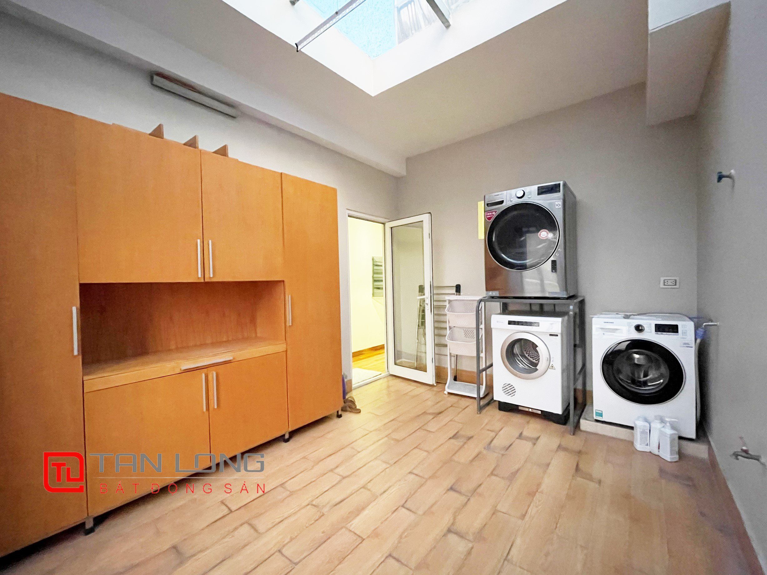 Duplex Villa for rent with Full Modern Furniture, cool river view in Vinhomes Riverside 21