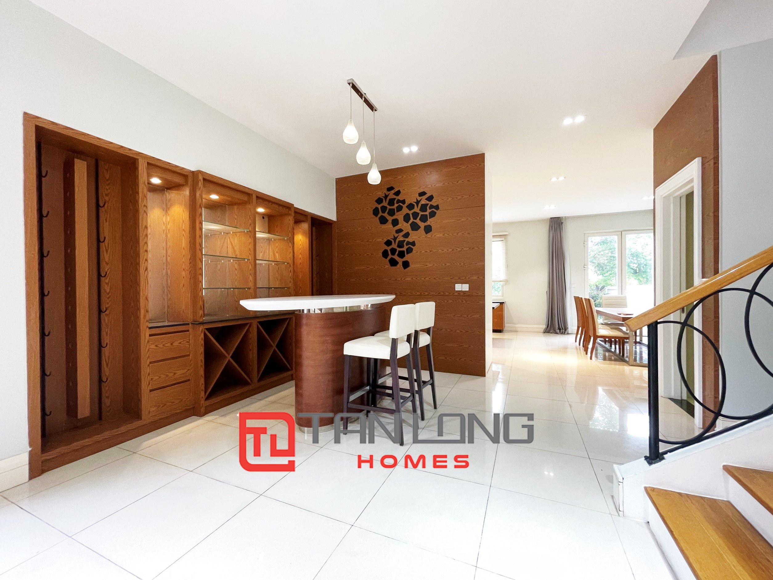 Duplex Villa for rent with Garden and Full Furniture in Vinhomes Riverside 3