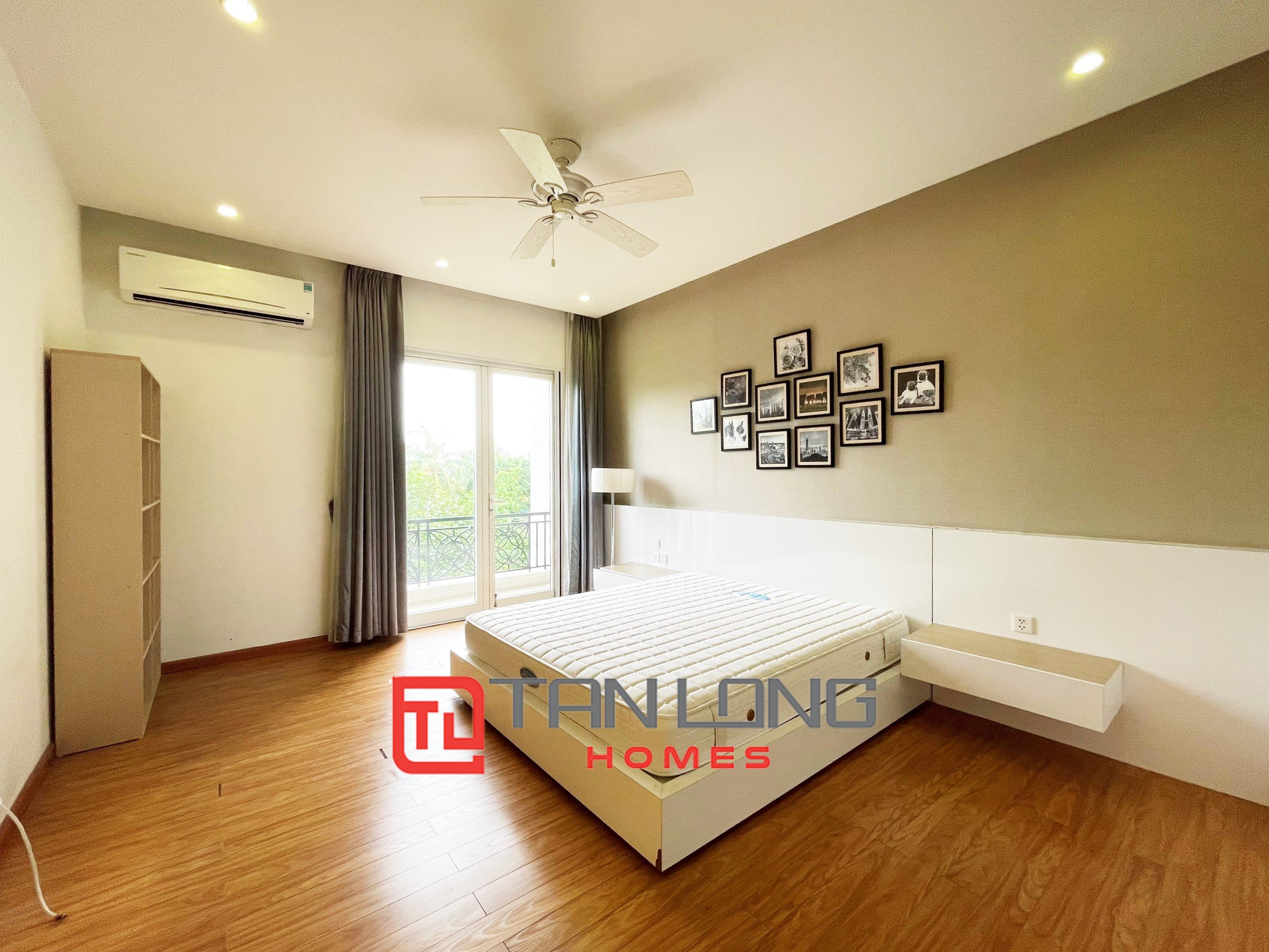 Duplex Villa for rent with Garden and Full Furniture in Vinhomes Riverside 7