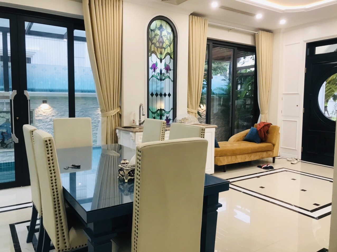 Duplex Villa for rent with swimming pool and Full Furnitured in Vinhomes Riverside 1