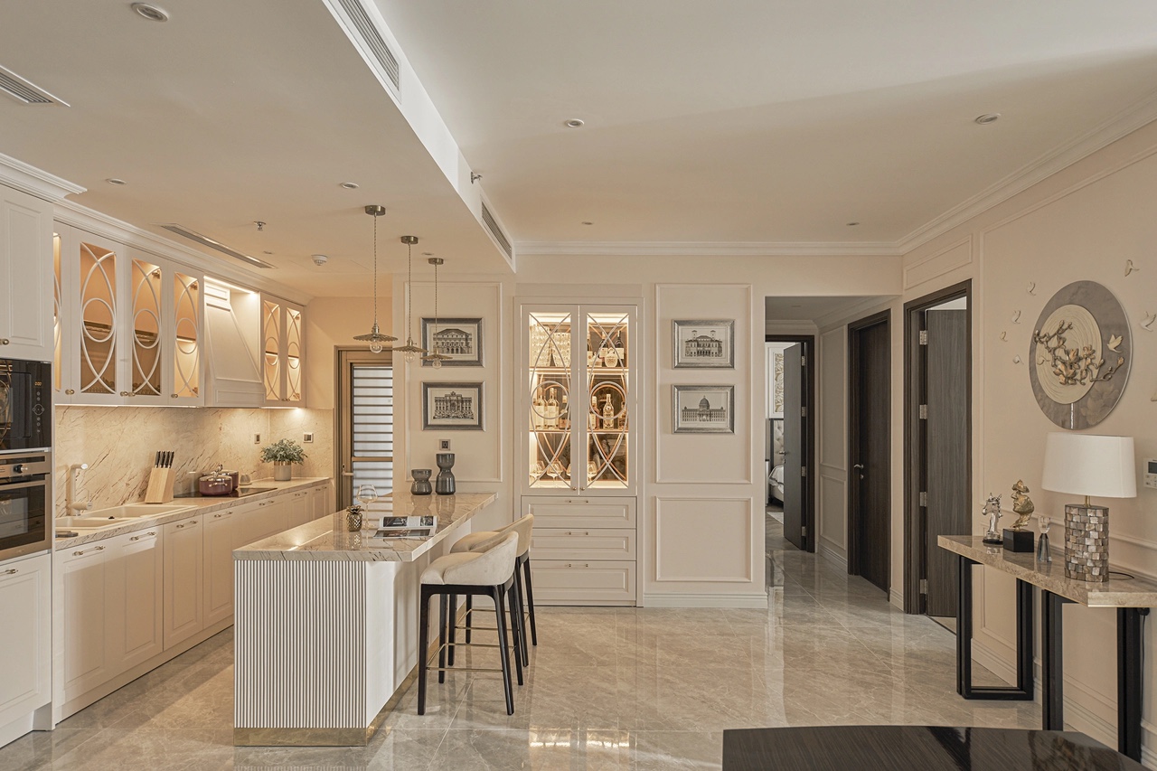 Elegant 03 Bedroom full-furnished apartment With Large Balcony in Vinhomes Ocean Park 5