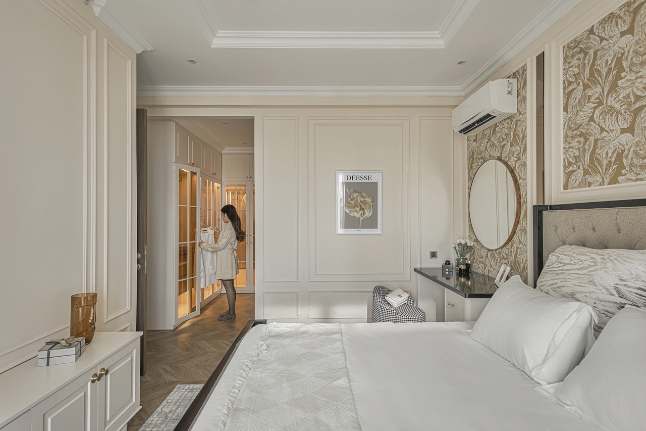 Elegant 03 Bedroom full-furnished apartment With Large Balcony in Vinhomes Ocean Park 7