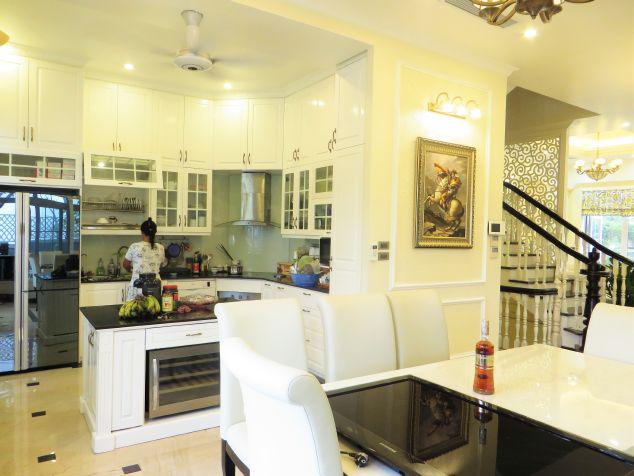 Elegant 4 bedroom villa for rent at Vinhomes Riverside 10