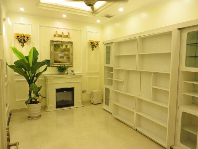 Elegant 4 bedroom villa for rent at Vinhomes Riverside 14