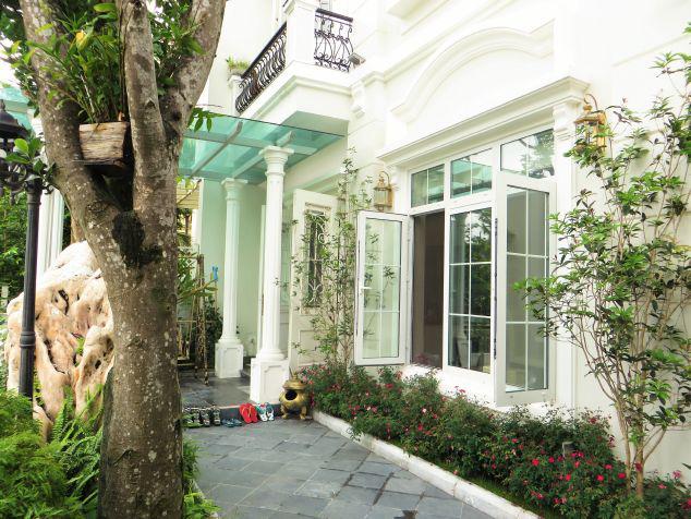 Elegant 4 bedroom villa for rent at Vinhomes Riverside 23