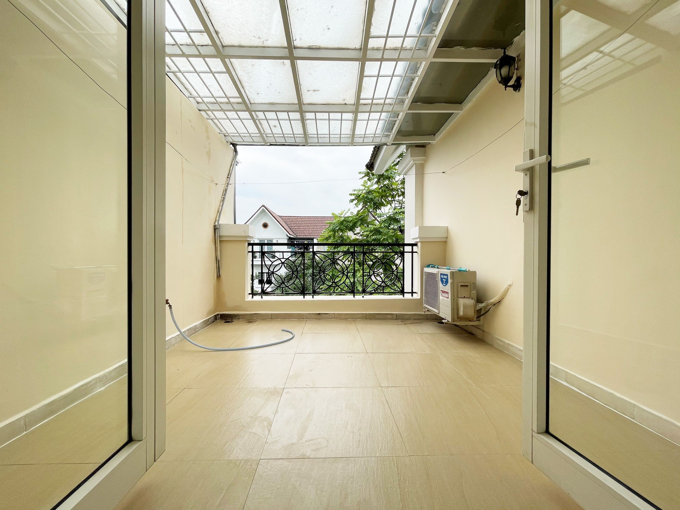 Full furniture villa 250 sqm finished for rent in Hoa Sua Vinhomes Riverside for rent 12