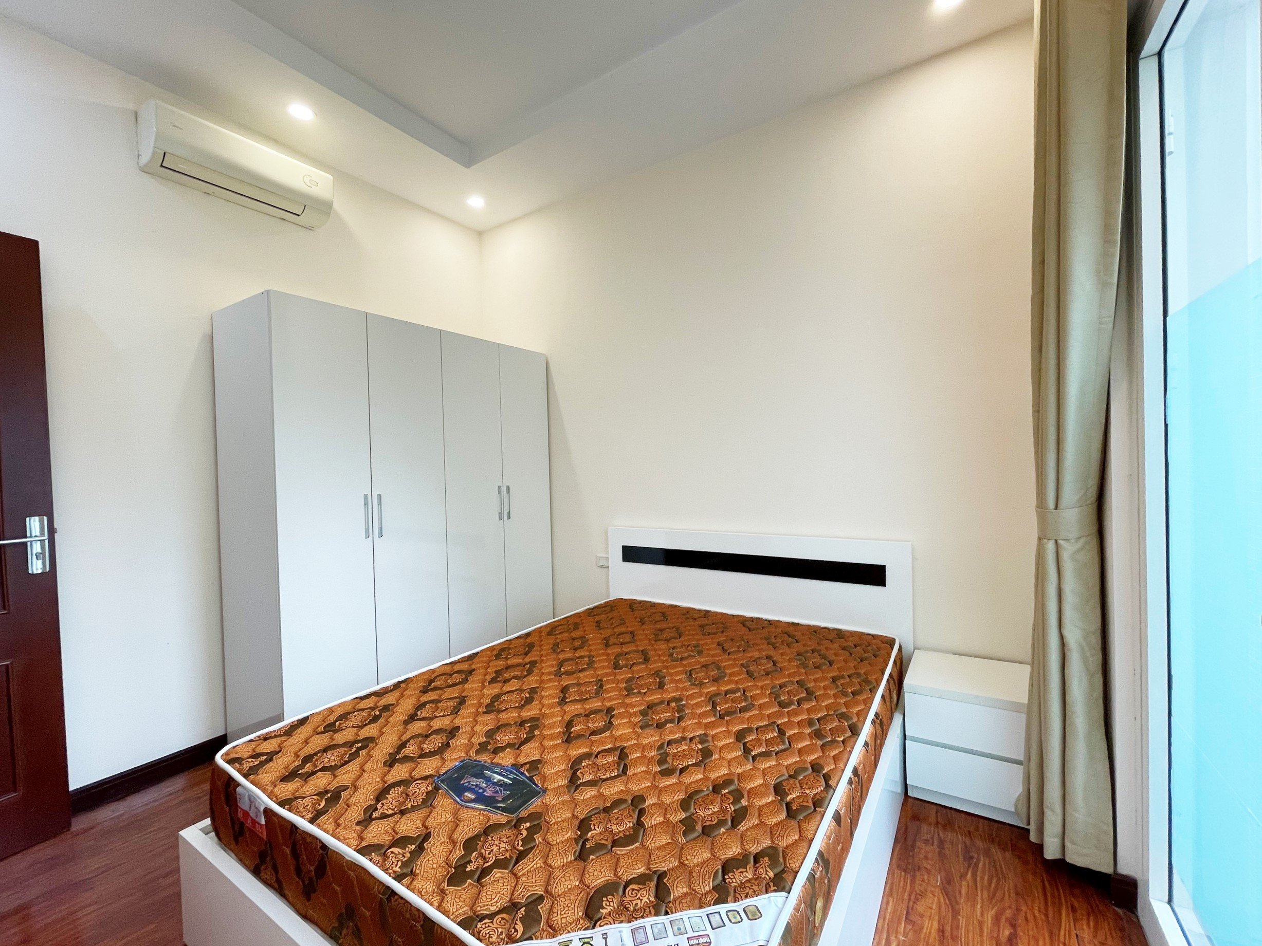Full furniture villa 250 sqm finished for rent in Hoa Sua Vinhomes Riverside for rent 6