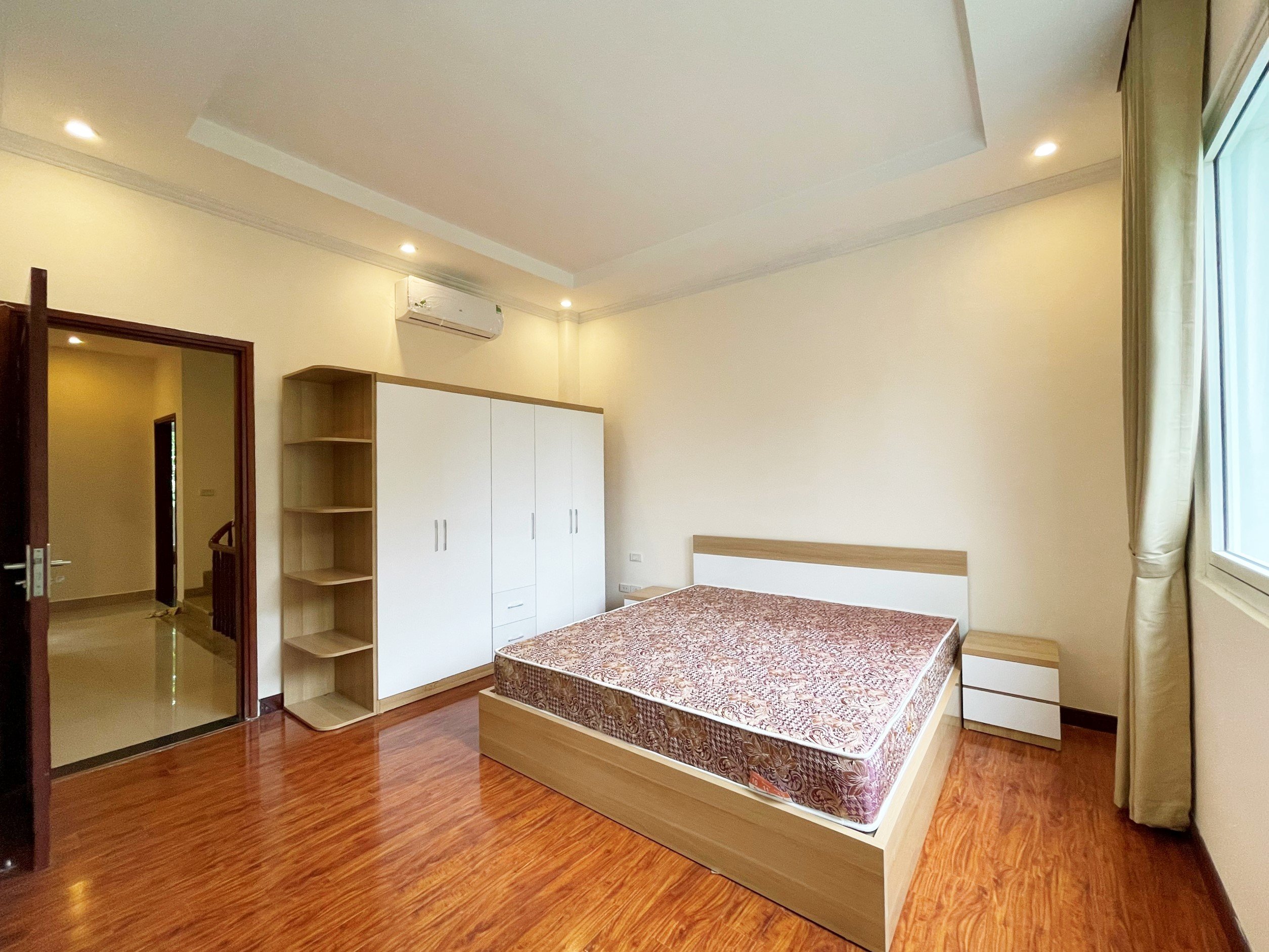 Full furniture villa 250 sqm finished for rent in Hoa Sua Vinhomes Riverside for rent 7
