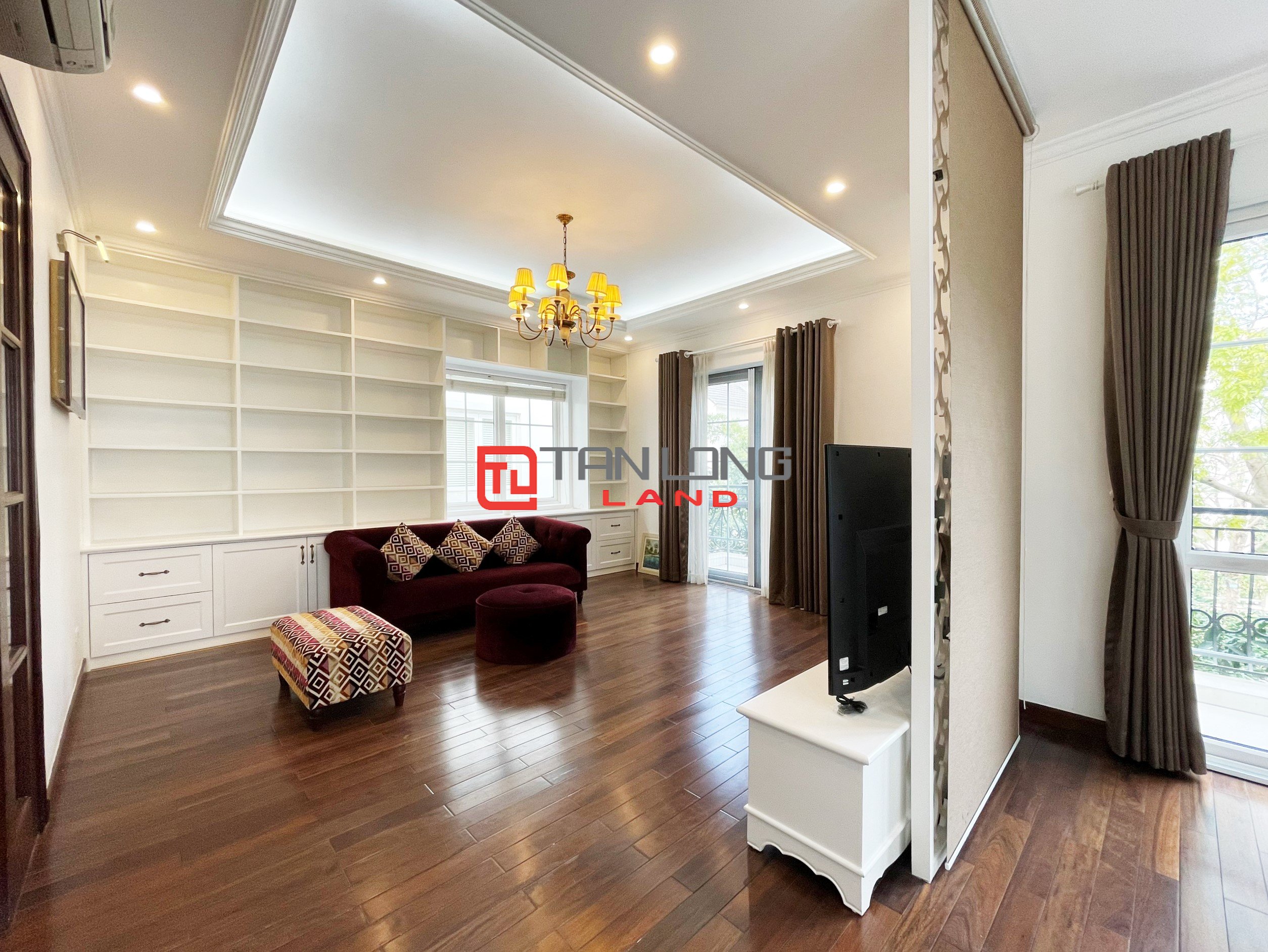 Full Furniture Villa for rent with 4 Bedrooms in Vinhomes Riverside Long Bien 12