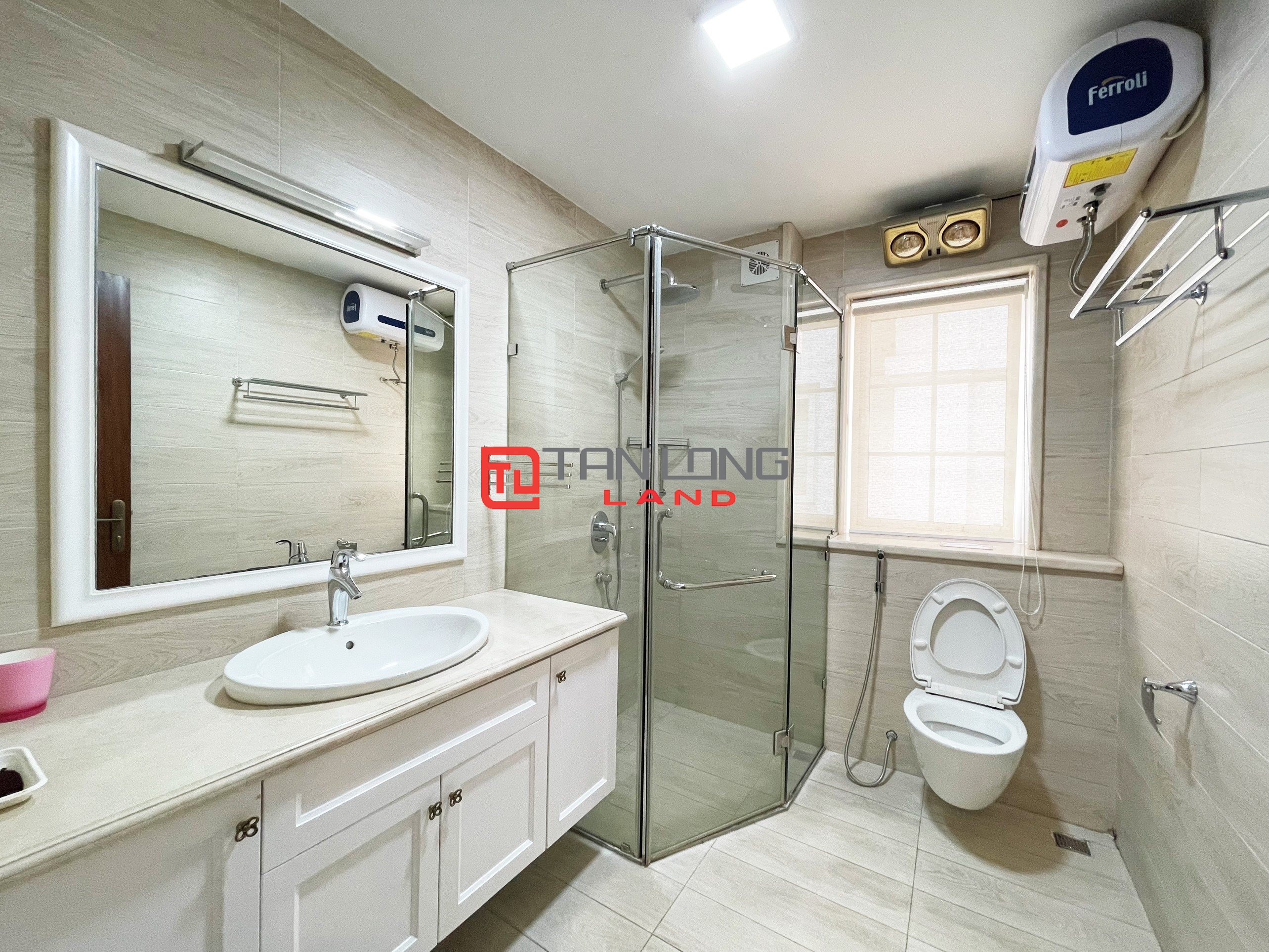 Full Furniture Villa for rent with 4 Bedrooms in Vinhomes Riverside Long Bien 13