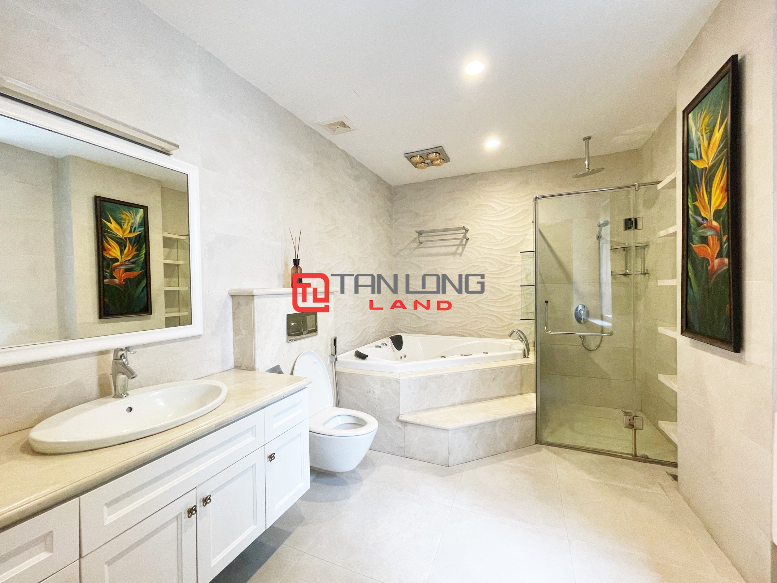 Full Furniture Villa for rent with 4 Bedrooms in Vinhomes Riverside Long Bien 17