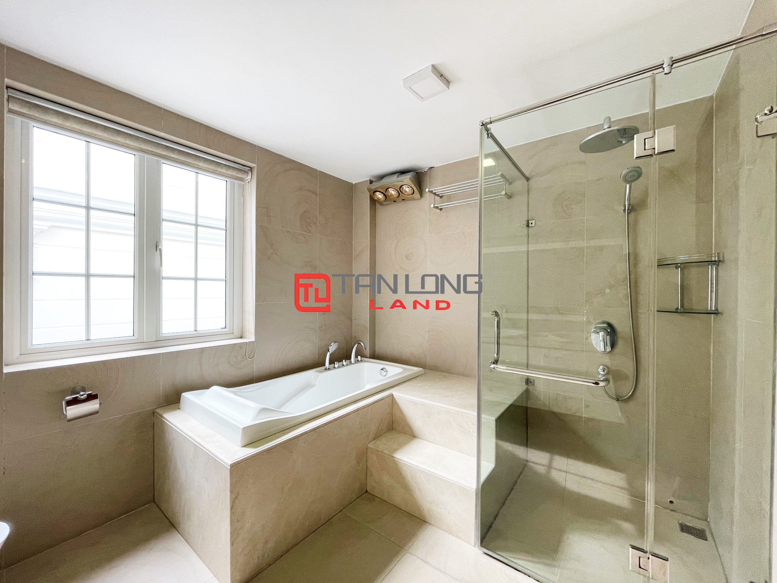 Full Furniture Villa for rent with 4 Bedrooms in Vinhomes Riverside Long Bien 23