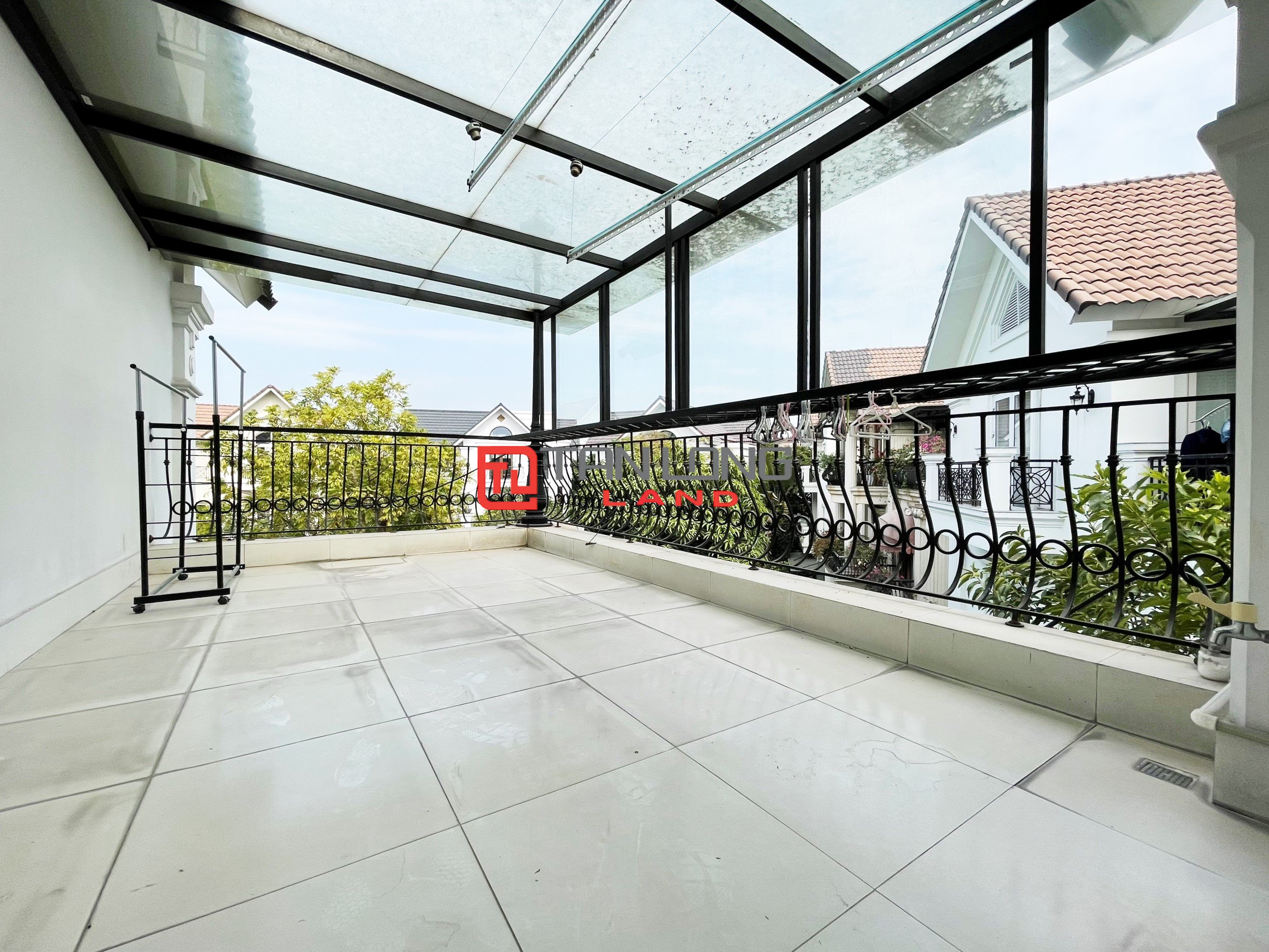 Full Furniture Villa for rent with 4 Bedrooms in Vinhomes Riverside Long Bien 24
