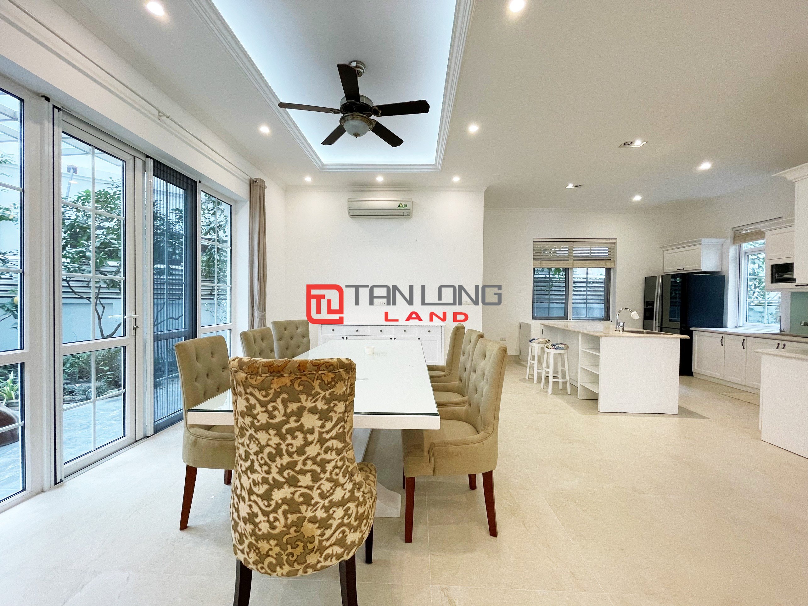 Full Furniture Villa for rent with 4 Bedrooms in Vinhomes Riverside Long Bien 5