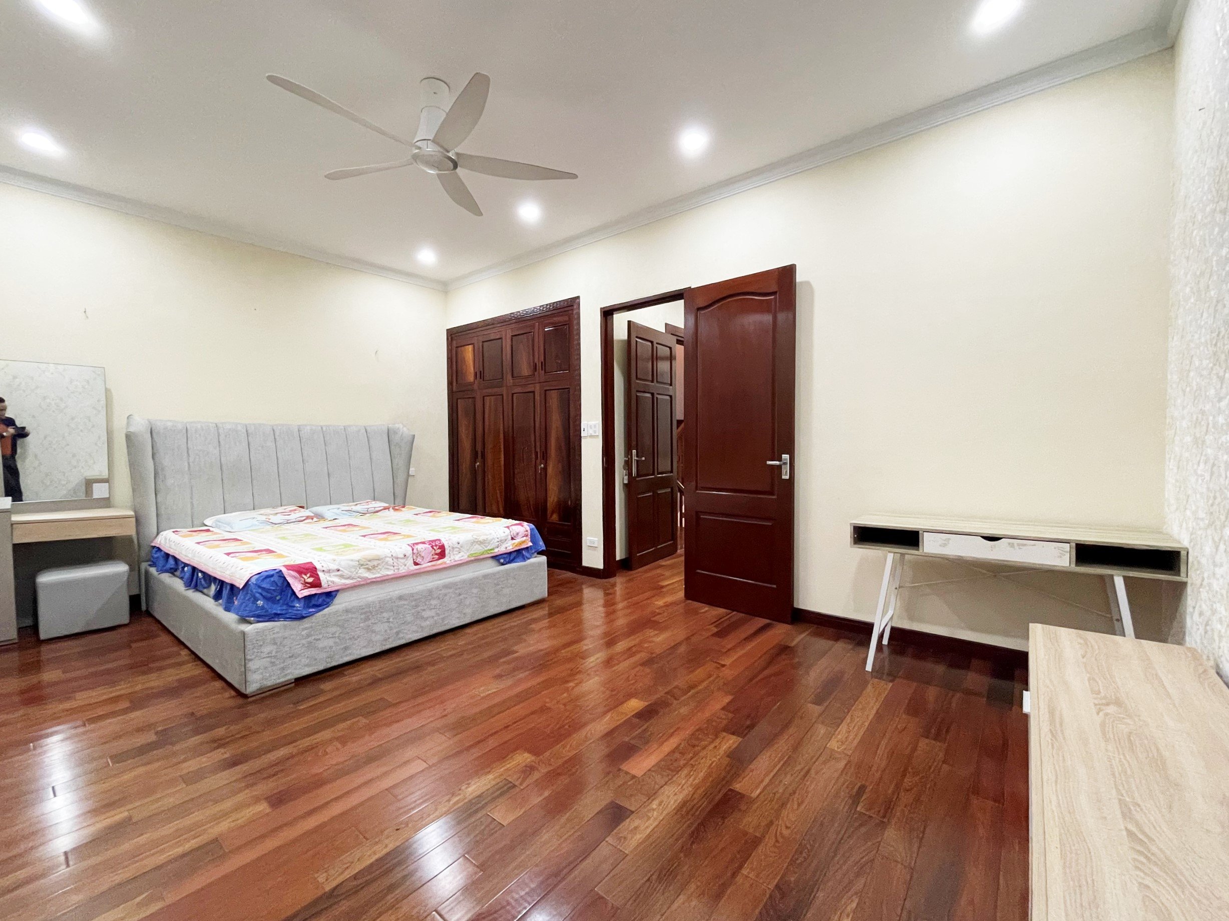 Full Furniture Villa in Nguyen Que area Vinhomes The Harmony for rent only 1300 usd/month 6