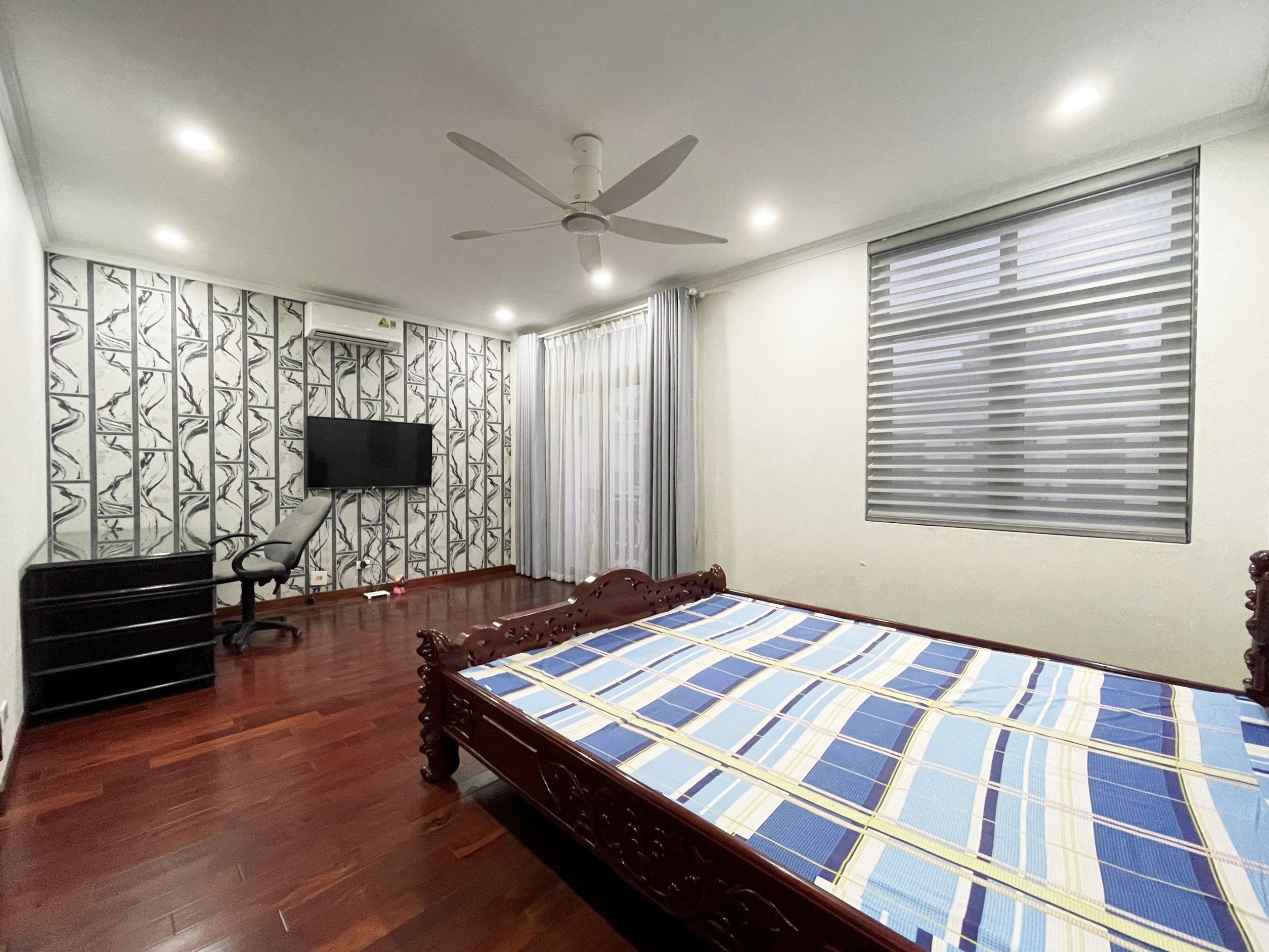 Full Furniture Villa in Nguyen Que area Vinhomes The Harmony for rent only 1300 usd/month 11