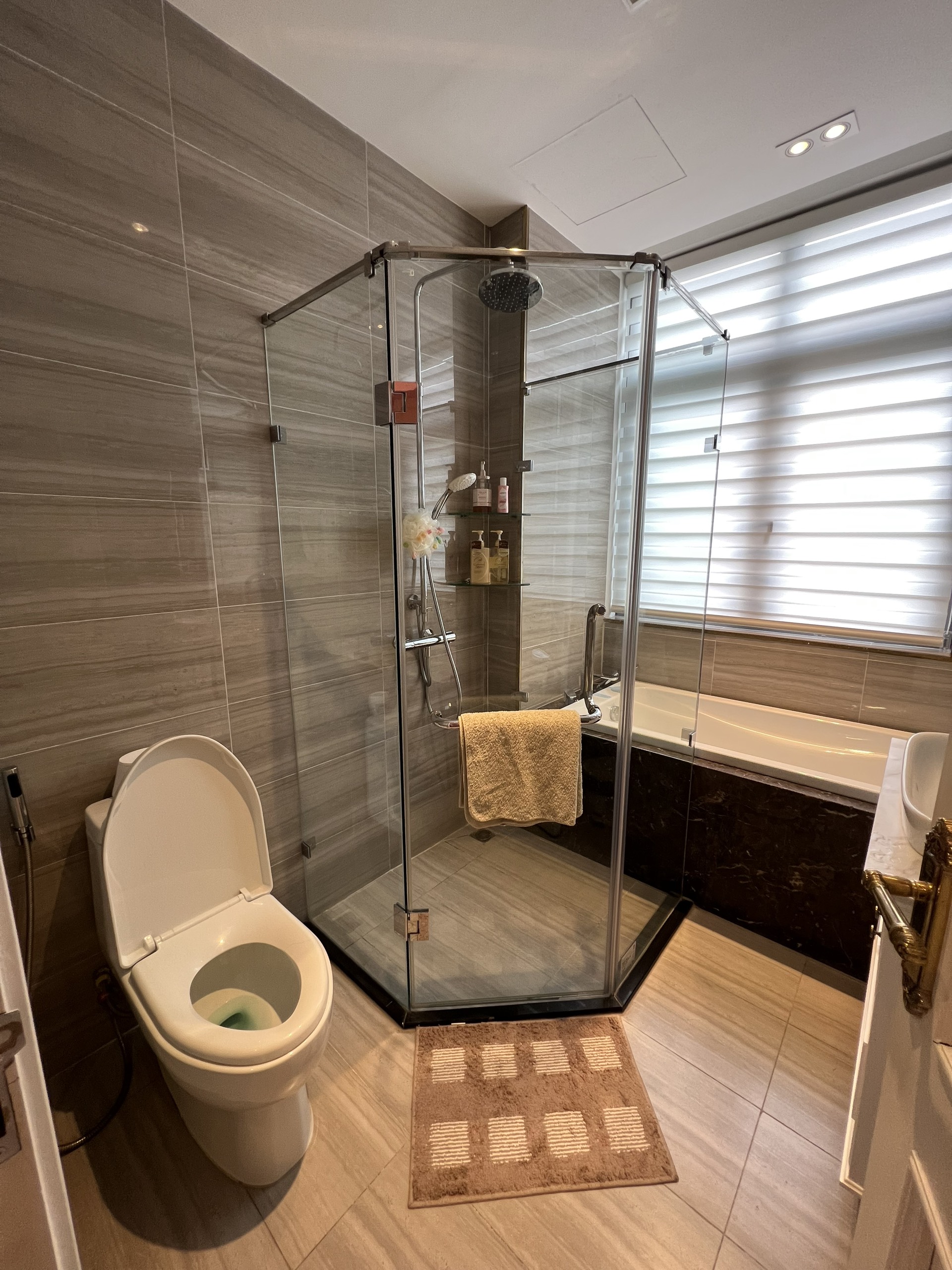 Fully furnished 4 Bedroom Semi-detached Villa for rent at Vinhomes The Harmony 8