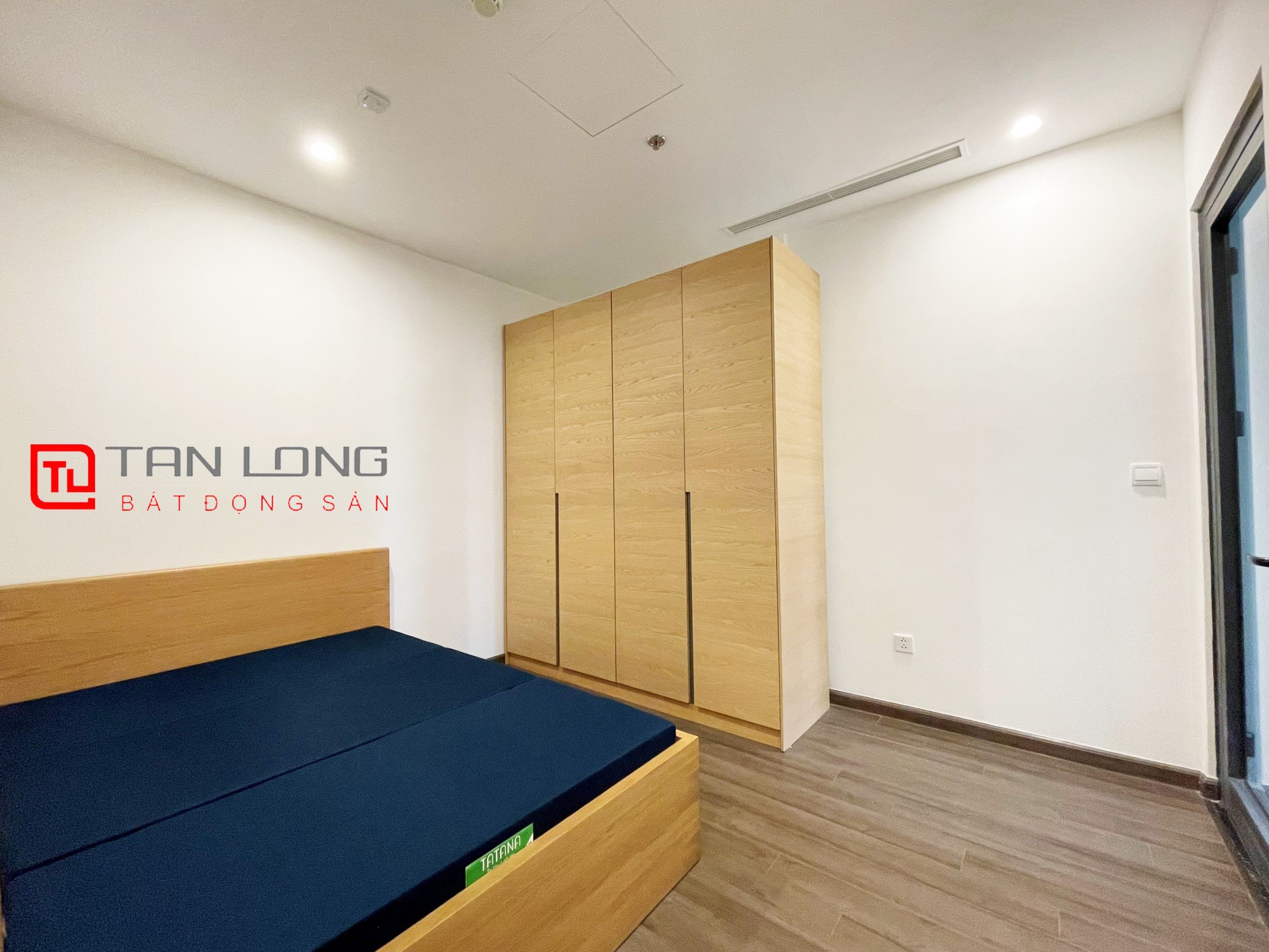 Fully Furnished Apartment for rent in S2 building at Vinhomes Symphony 5