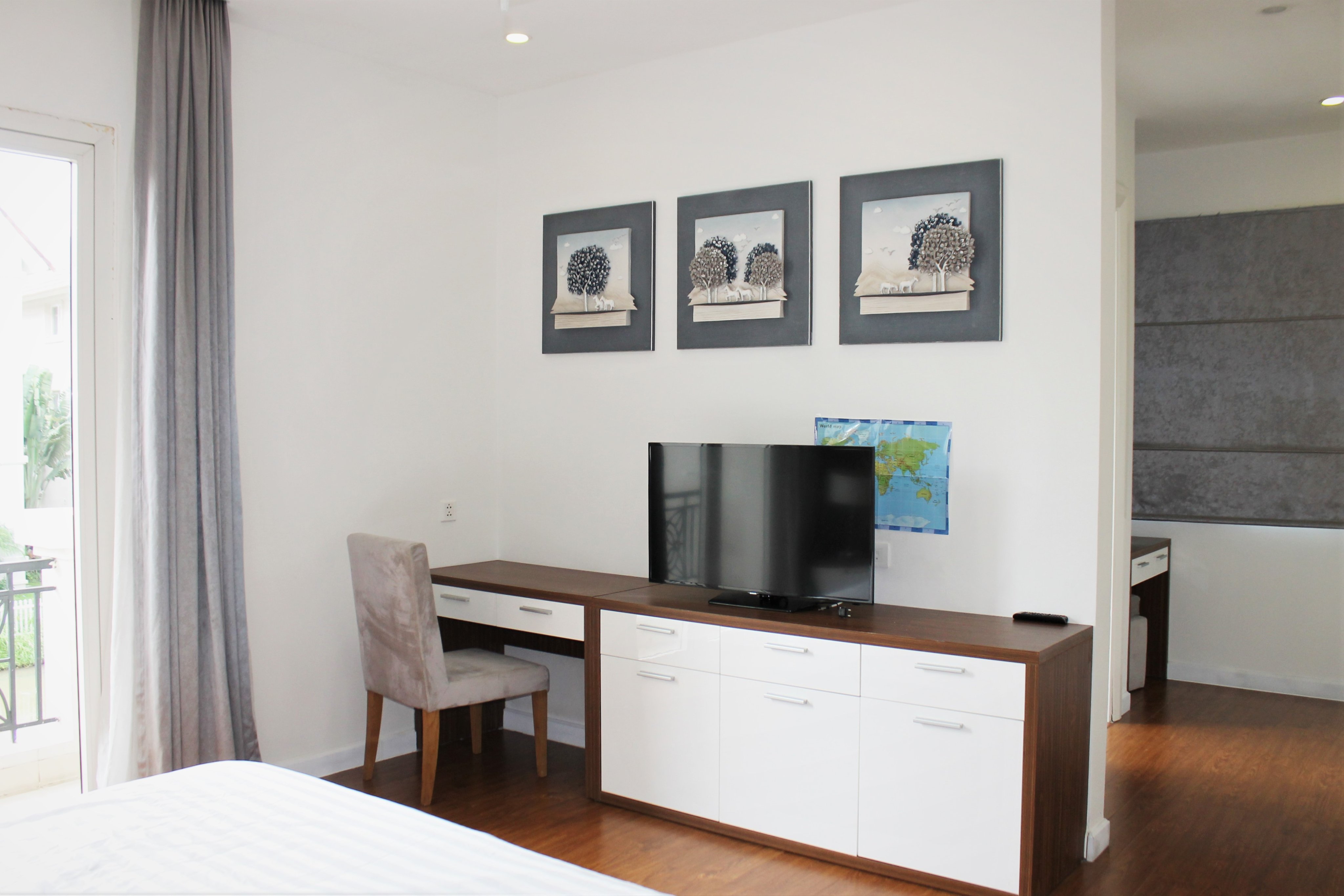 Fully furnished Duplex Villa for rent in Vinhomes Riverside 13