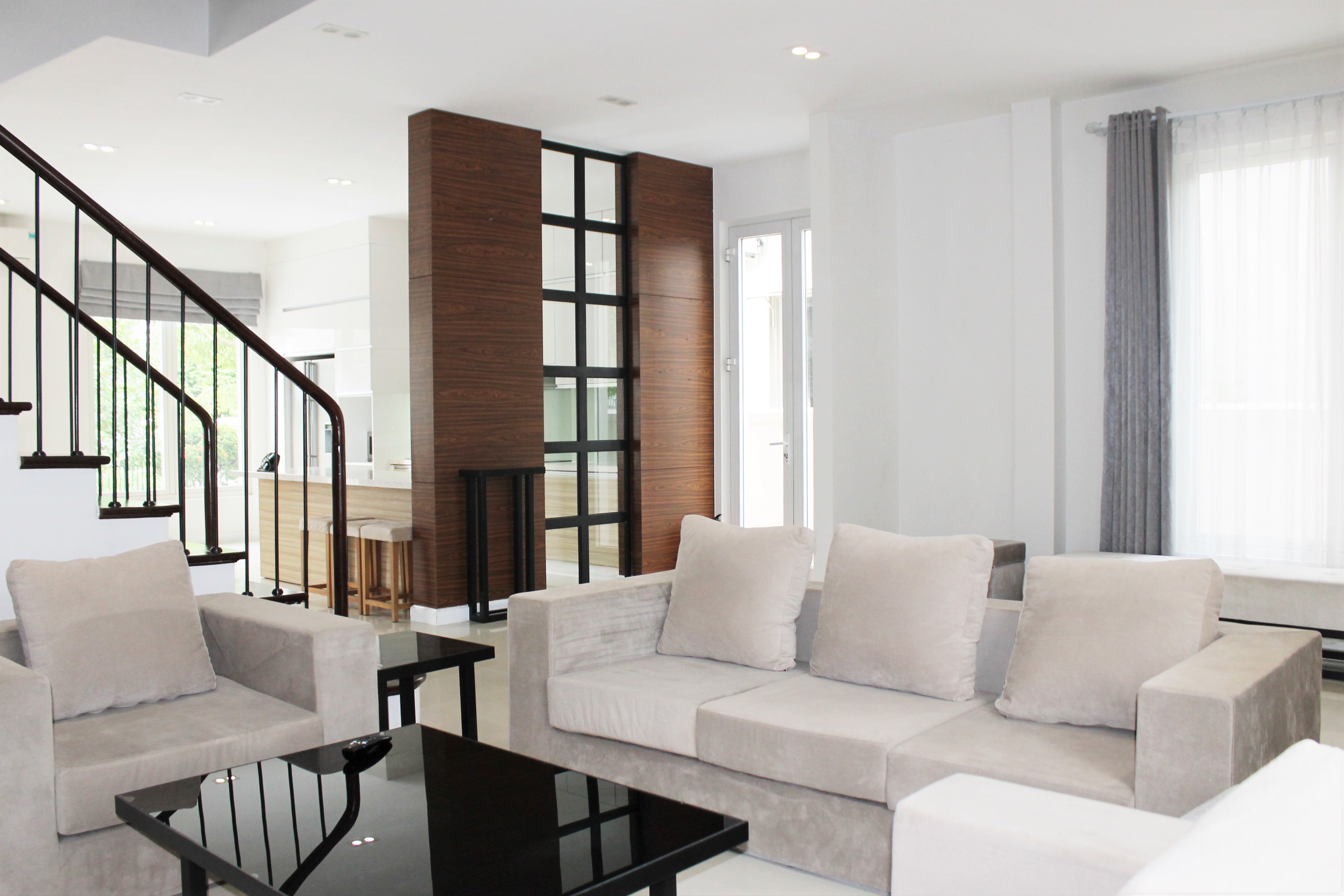 Fully furnished Duplex Villa for rent in Vinhomes Riverside 3