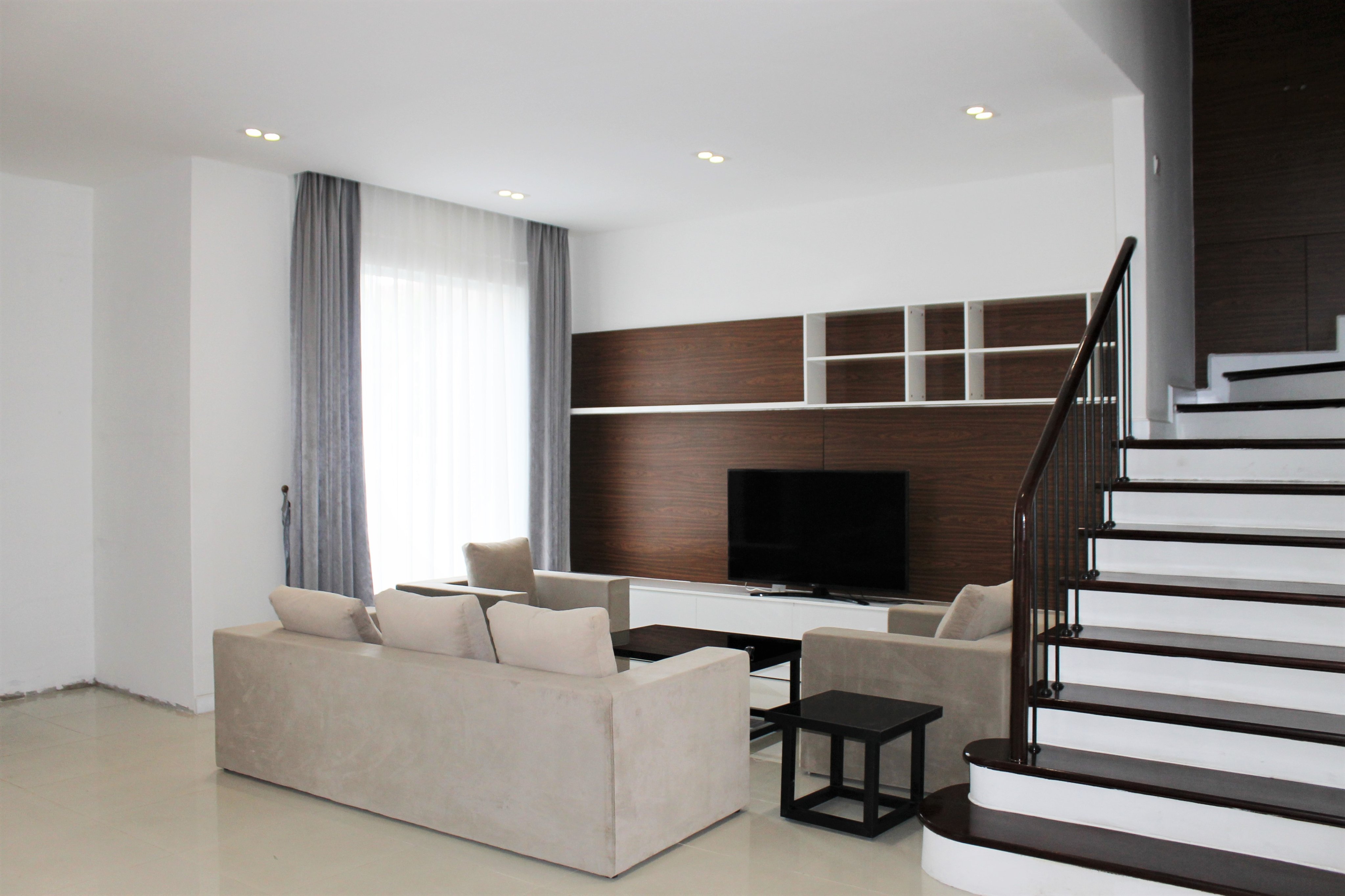 Fully furnished Duplex Villa for rent in Vinhomes Riverside 4