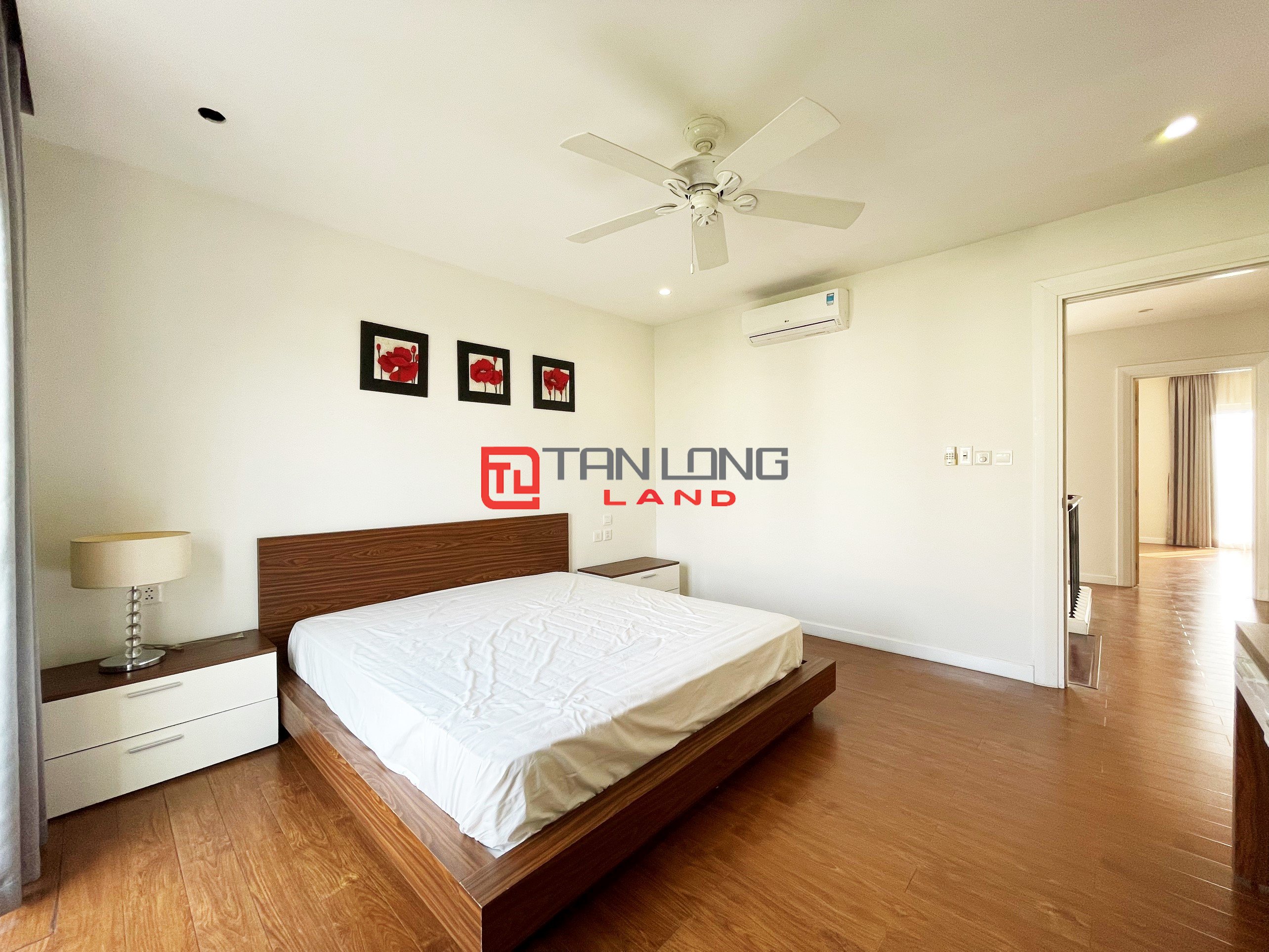 Fully Furnished Duplex Villa for rent near BIS International School at Vinhomes Riverside Long Bien 12