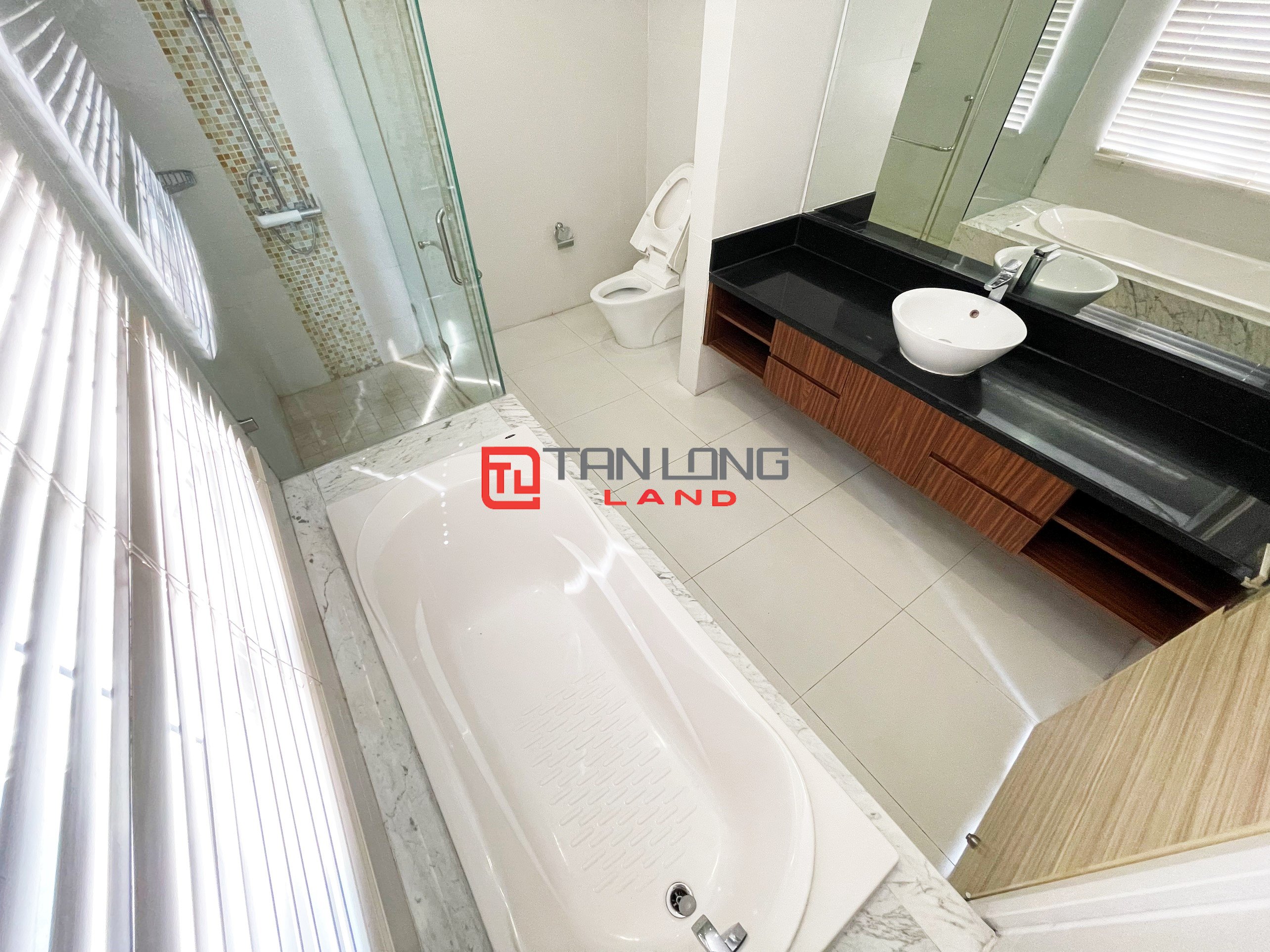 Fully Furnished Duplex Villa for rent near BIS International School at Vinhomes Riverside Long Bien 14