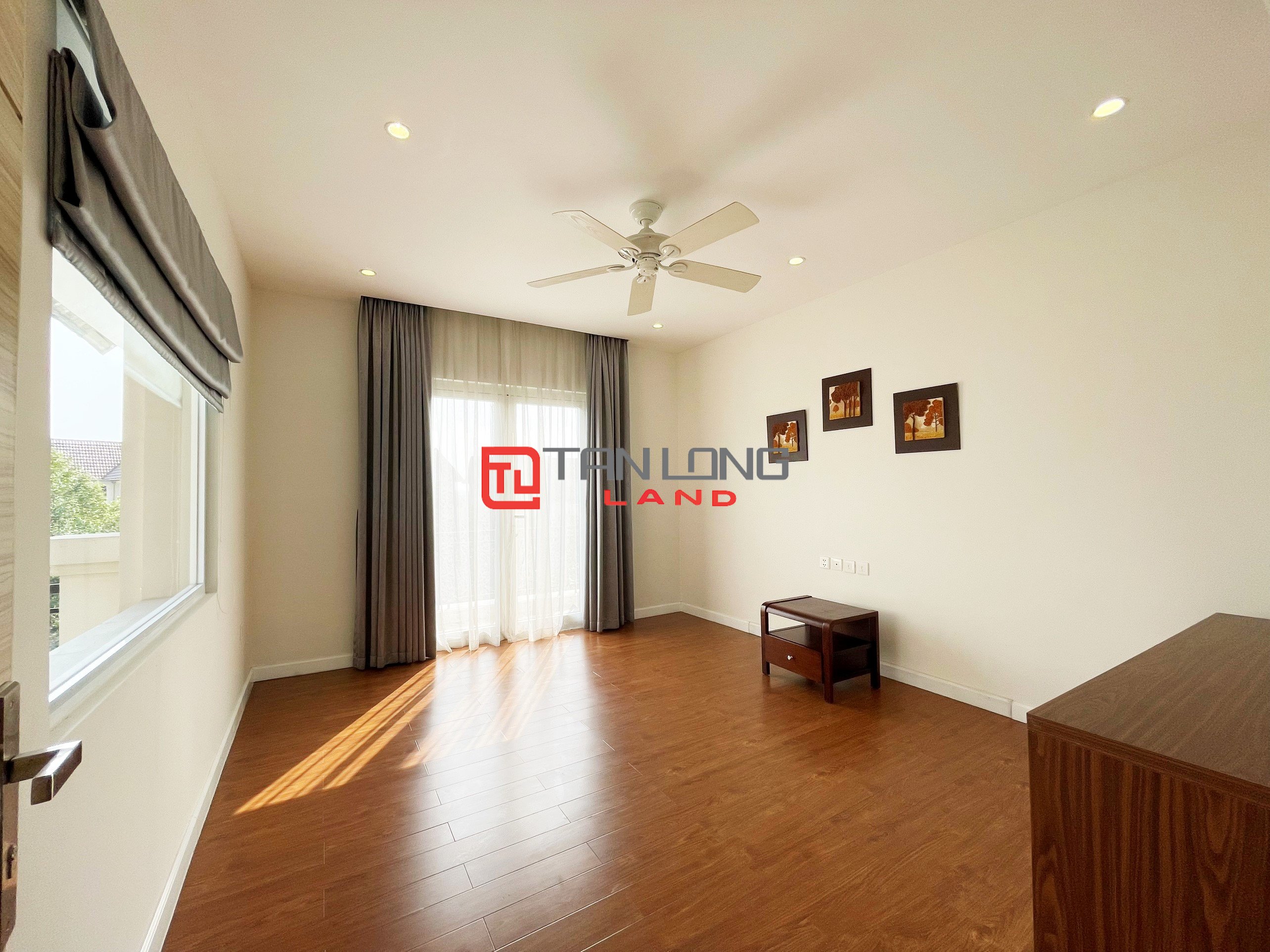 Fully Furnished Duplex Villa for rent near BIS International School at Vinhomes Riverside Long Bien 15