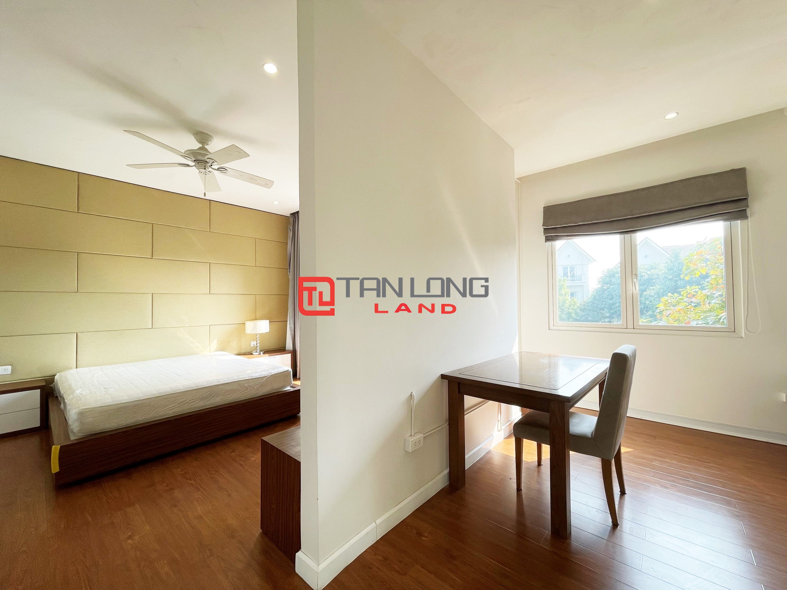Fully Furnished Duplex Villa for rent near BIS International School at Vinhomes Riverside Long Bien 8