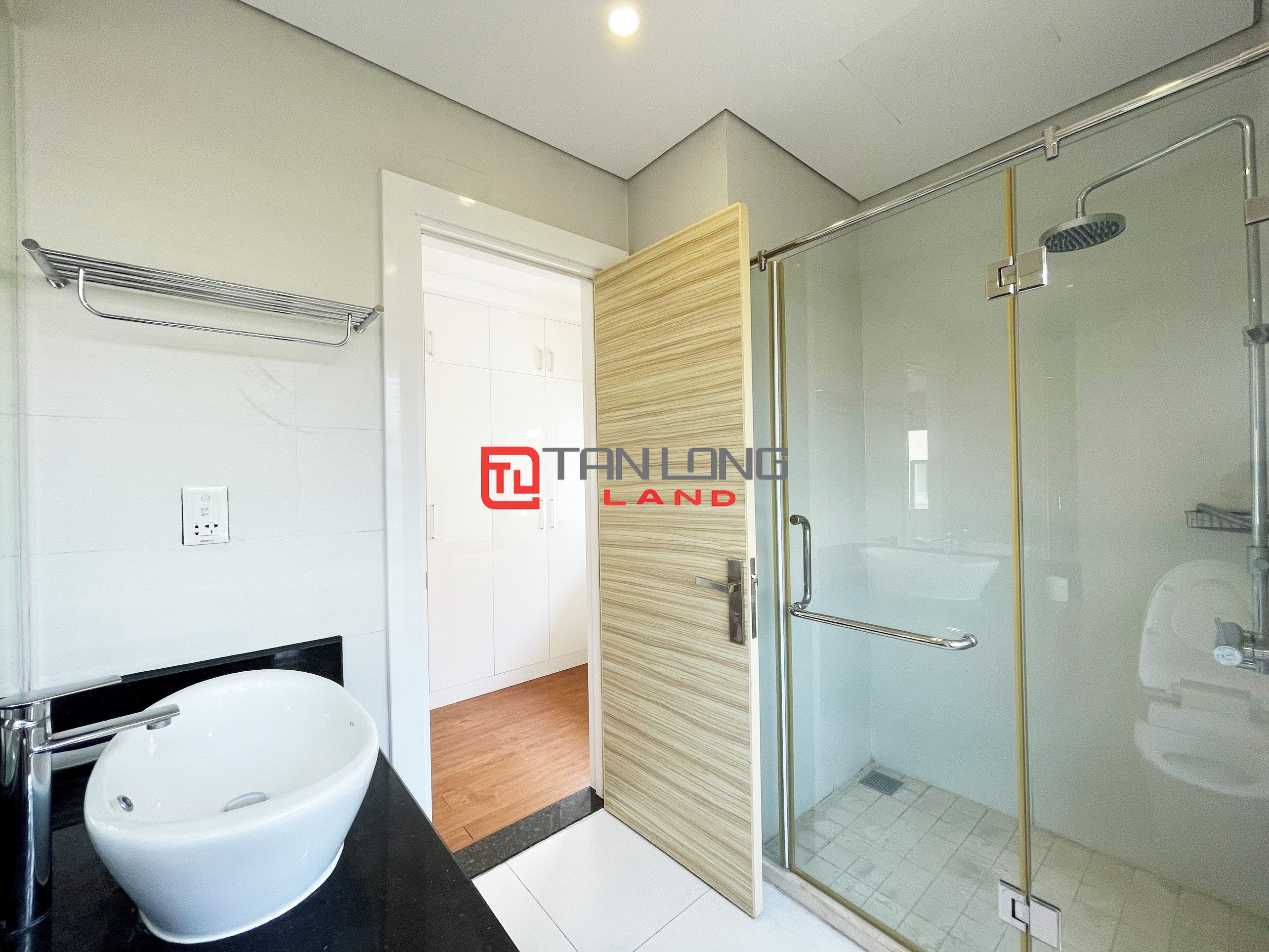 Fully Furnished Duplex Villa for rent near BIS International School at Vinhomes Riverside Long Bien 9