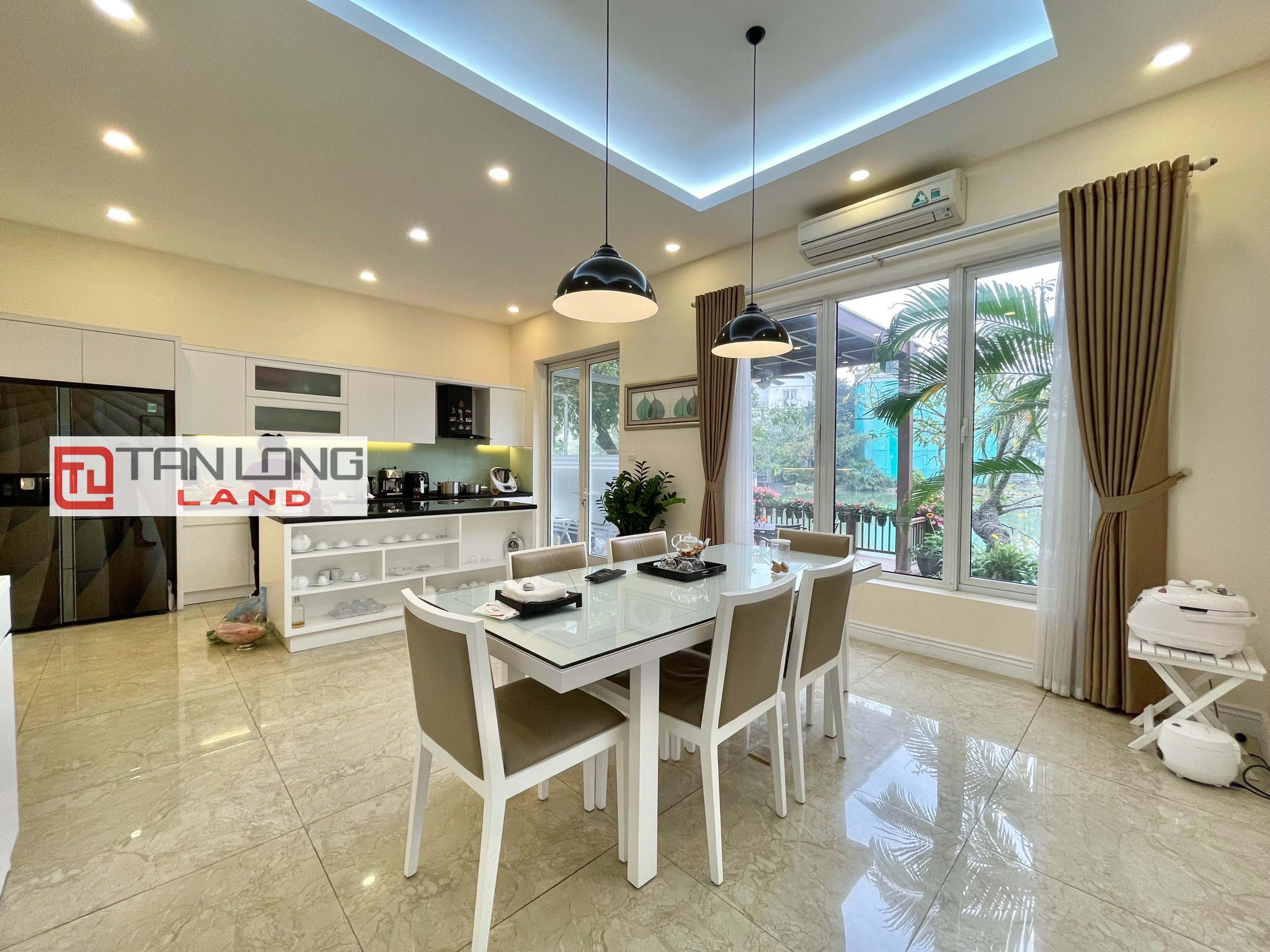 Fully furnished duplex villa for rent near BIS international school at Vinhomes Riverside 6