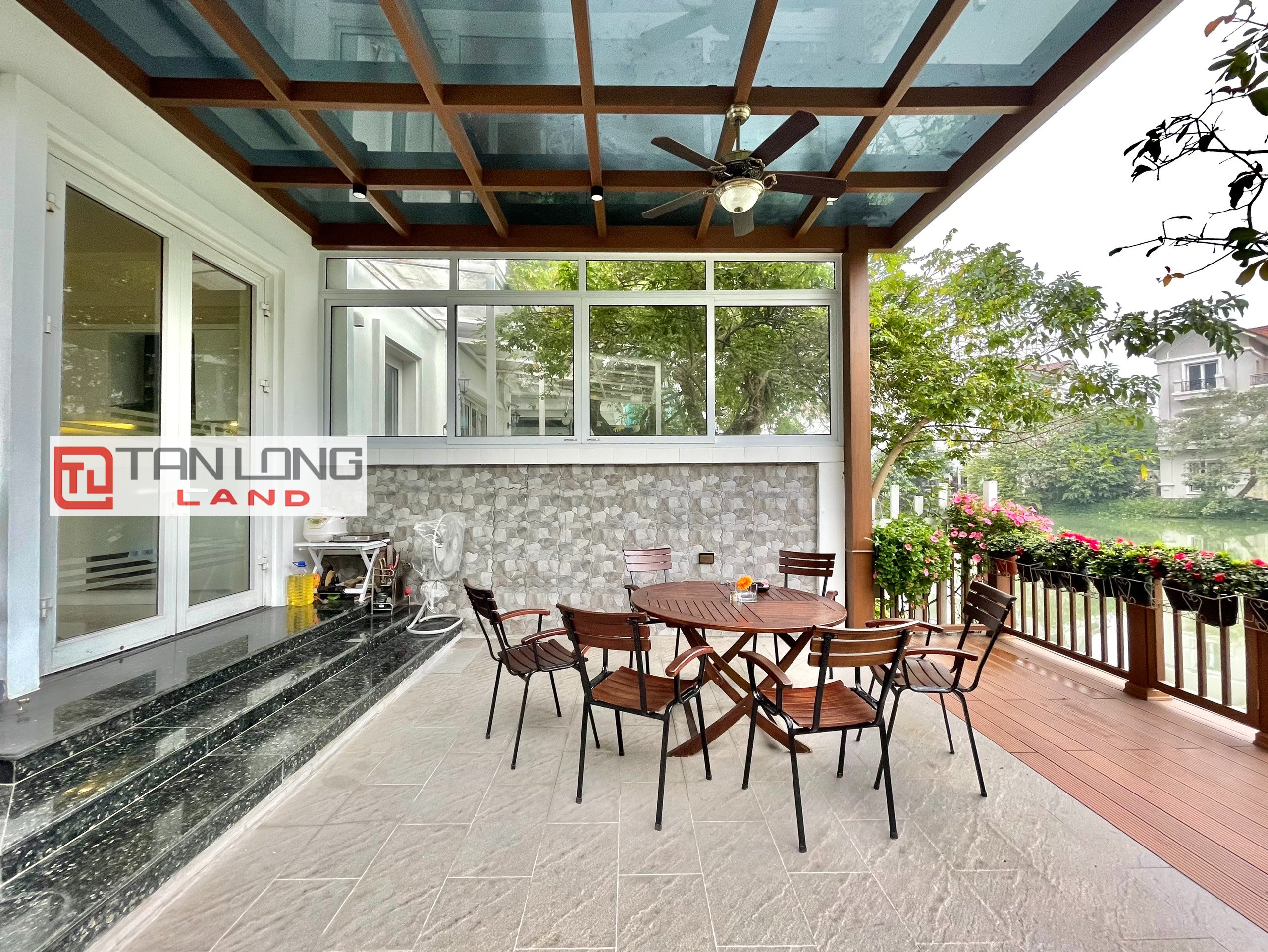 Fully furnished duplex villa for rent near BIS international school at Vinhomes Riverside 7