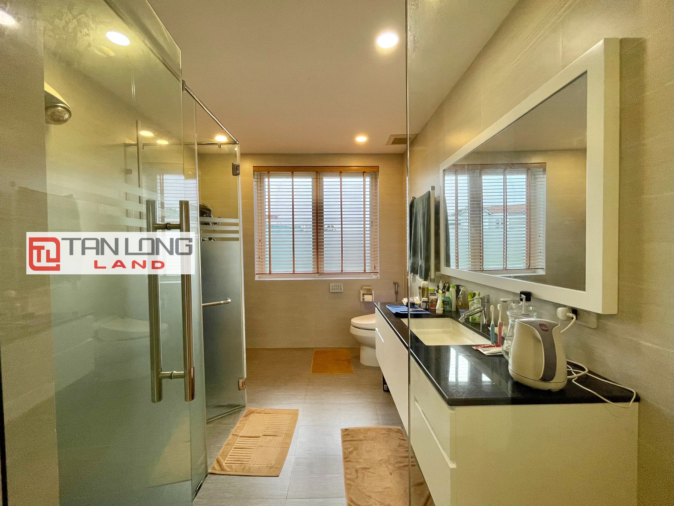 Fully furnished duplex villa for rent near BIS international school at Vinhomes Riverside 17