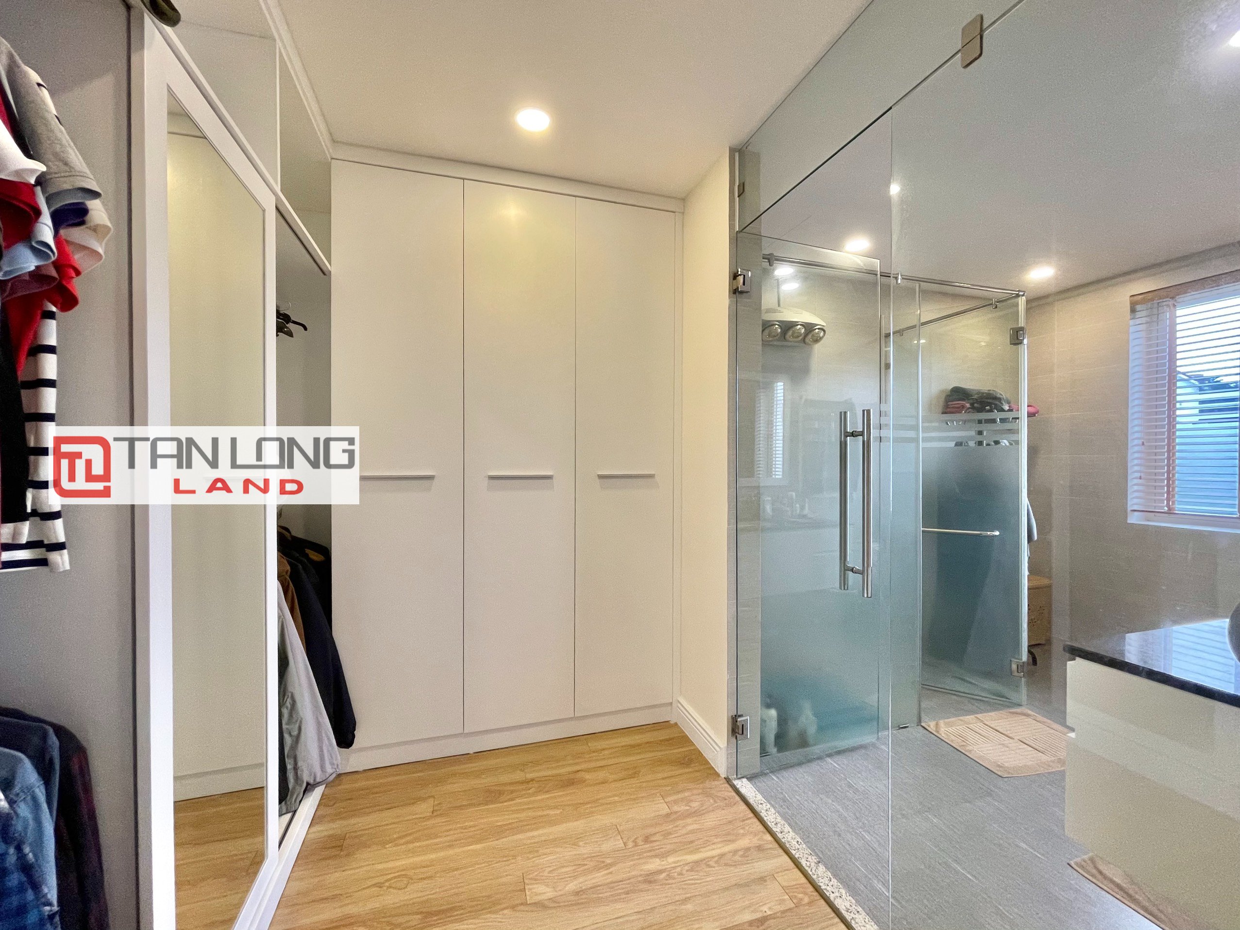 Fully furnished duplex villa for rent near BIS international school at Vinhomes Riverside 18