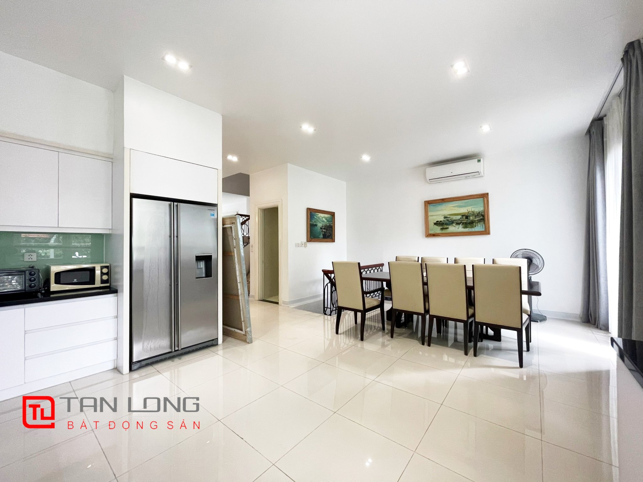Fully furnished Duplex Villa for rent near Vincom Shopping Center at Vinhomes Riverside 5
