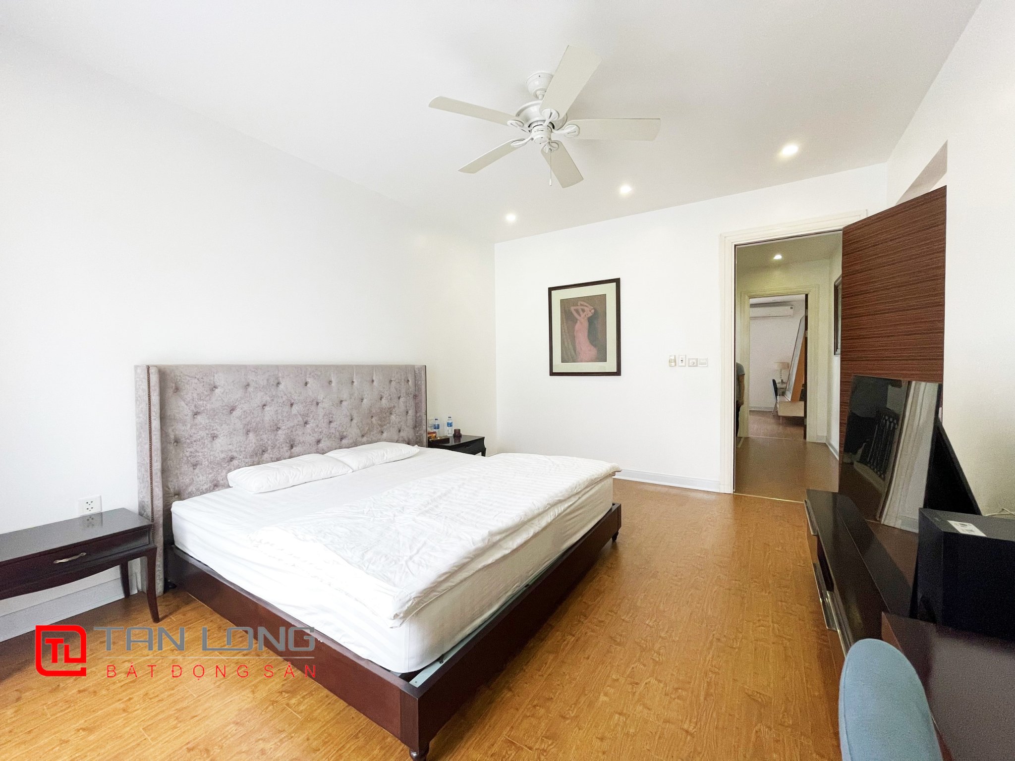 Fully furnished Duplex Villa for rent near Vincom Shopping Center at Vinhomes Riverside 7
