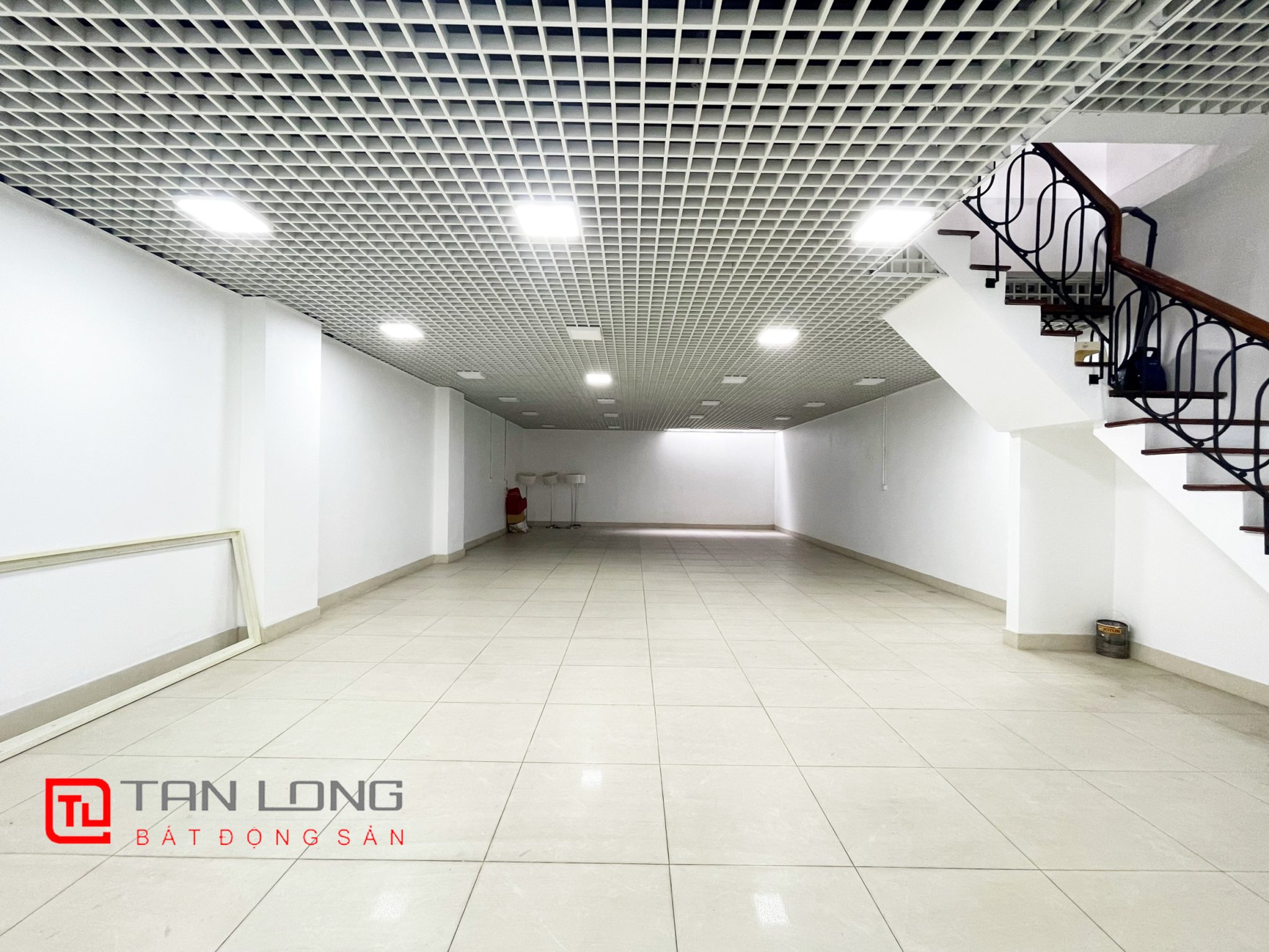 Fully furnished Duplex Villa for rent near Vincom Shopping Center at Vinhomes Riverside 9