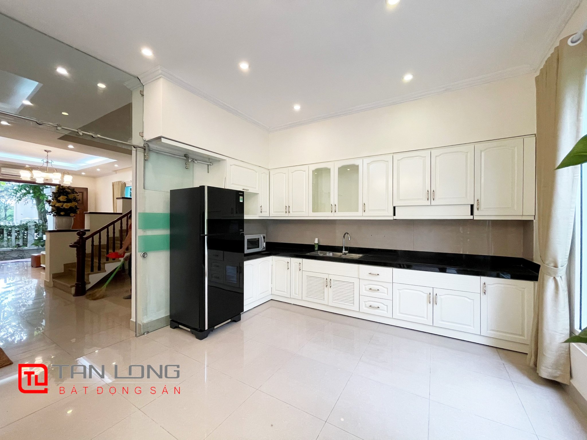 Fully furnished Duplex Villa for rent with a view of the fork in the river at Vinhomes Riverside 5