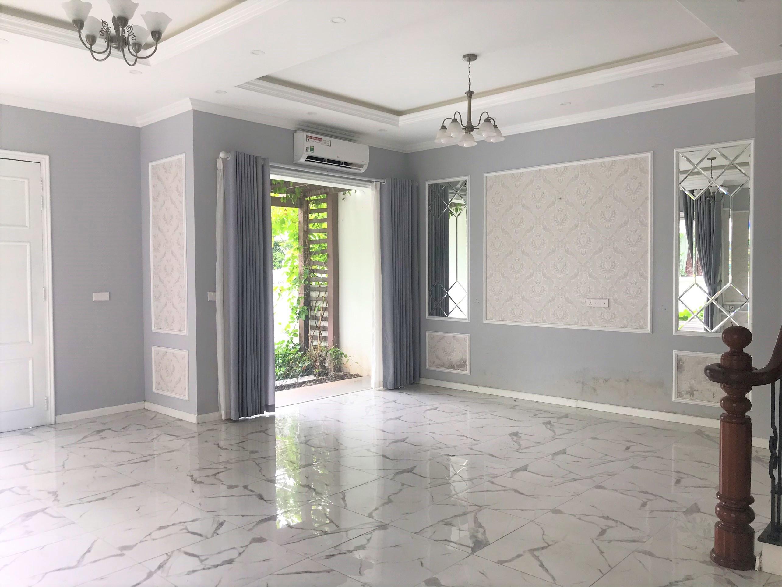 Fully furnished Duplex Villa in Vinhomes Riverside - close to almost utilites 3