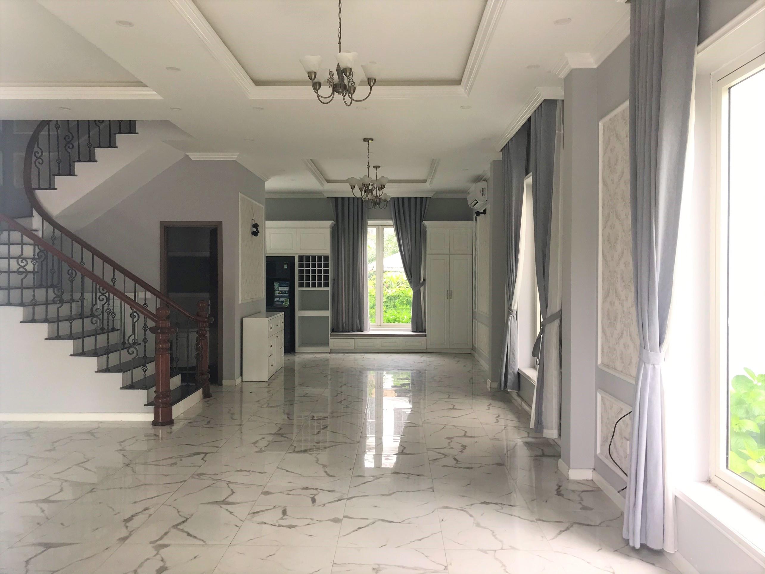 Fully furnished Duplex Villa in Vinhomes Riverside - close to almost utilites 4