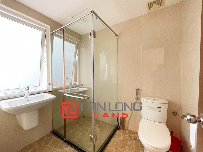 Fully furnished villas for rent in Vinhomes Riverside - Remarkable level of resort-style 1